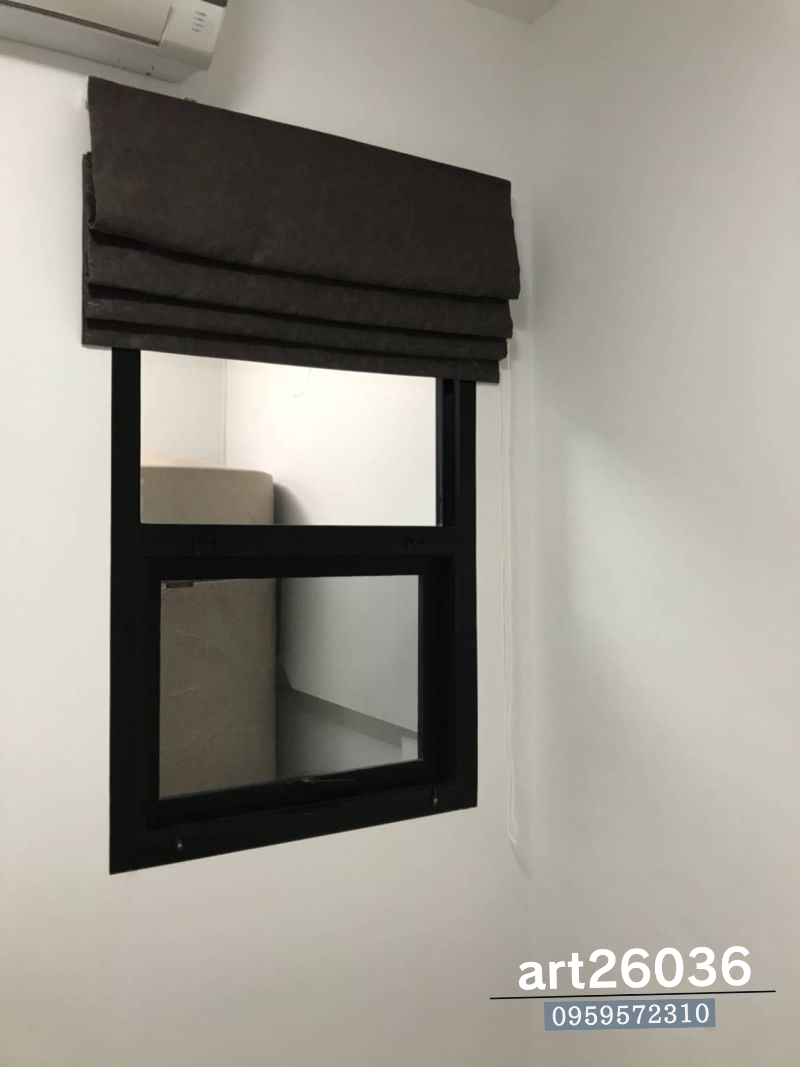 เหล็กดัด ผ้าม่านโทนสีดำสนิท