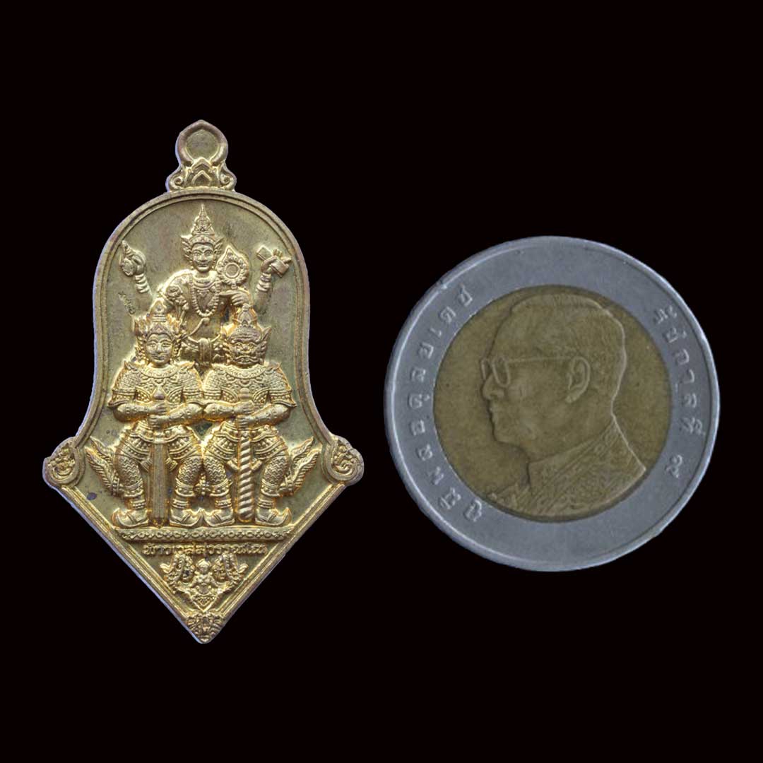 จำปีสามเทพมีแล้วไม่จน วัดจุฬามณี รุ่น1 พิมพ์ใหญ่ เนื้อทองทิพย์ หมายเลข 4928