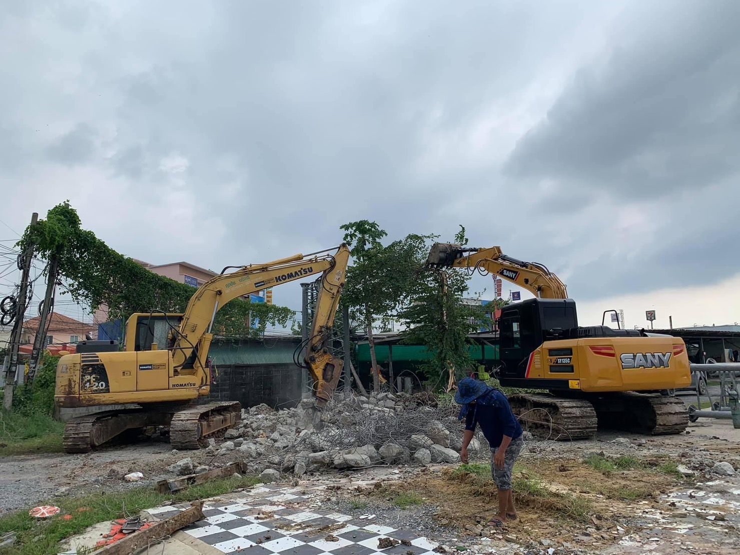 เช่าแบคโฮ PC120