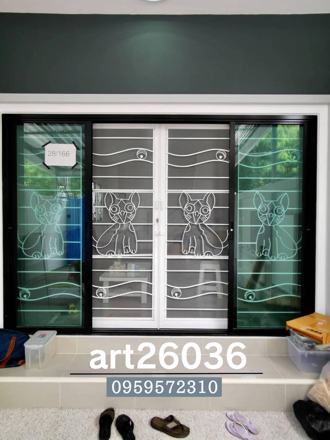 เหล็กดัดพร้อมมุ้งลวด กระจกบานเลื่อน ลายการ์ตูนแมว น่ารัก