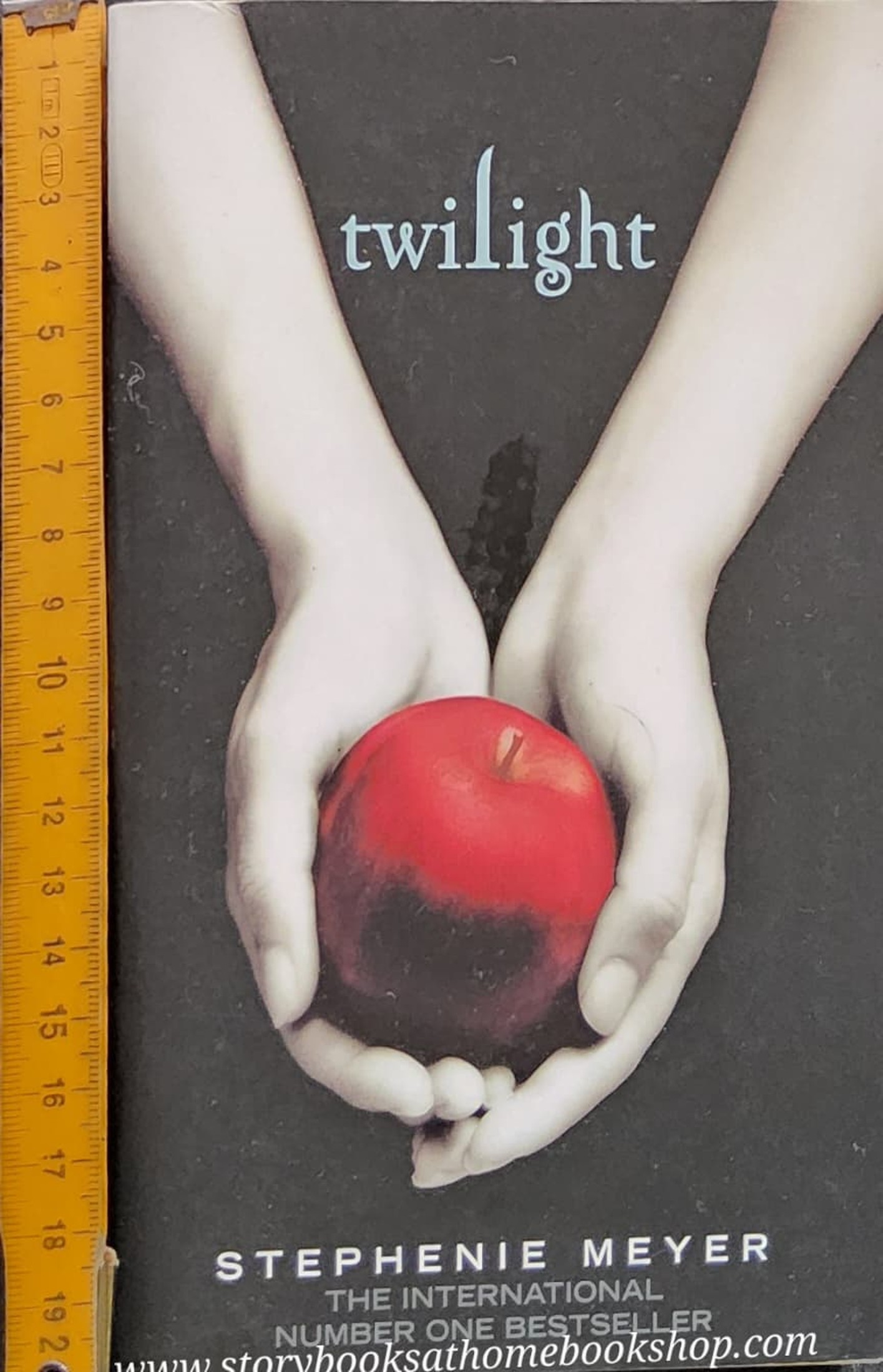นวนิยายขายดี** **วรรณกรรมเยาวชน** 🍅Twilight book 1 (The Twilight Saga #1) by Stephenie Meyer