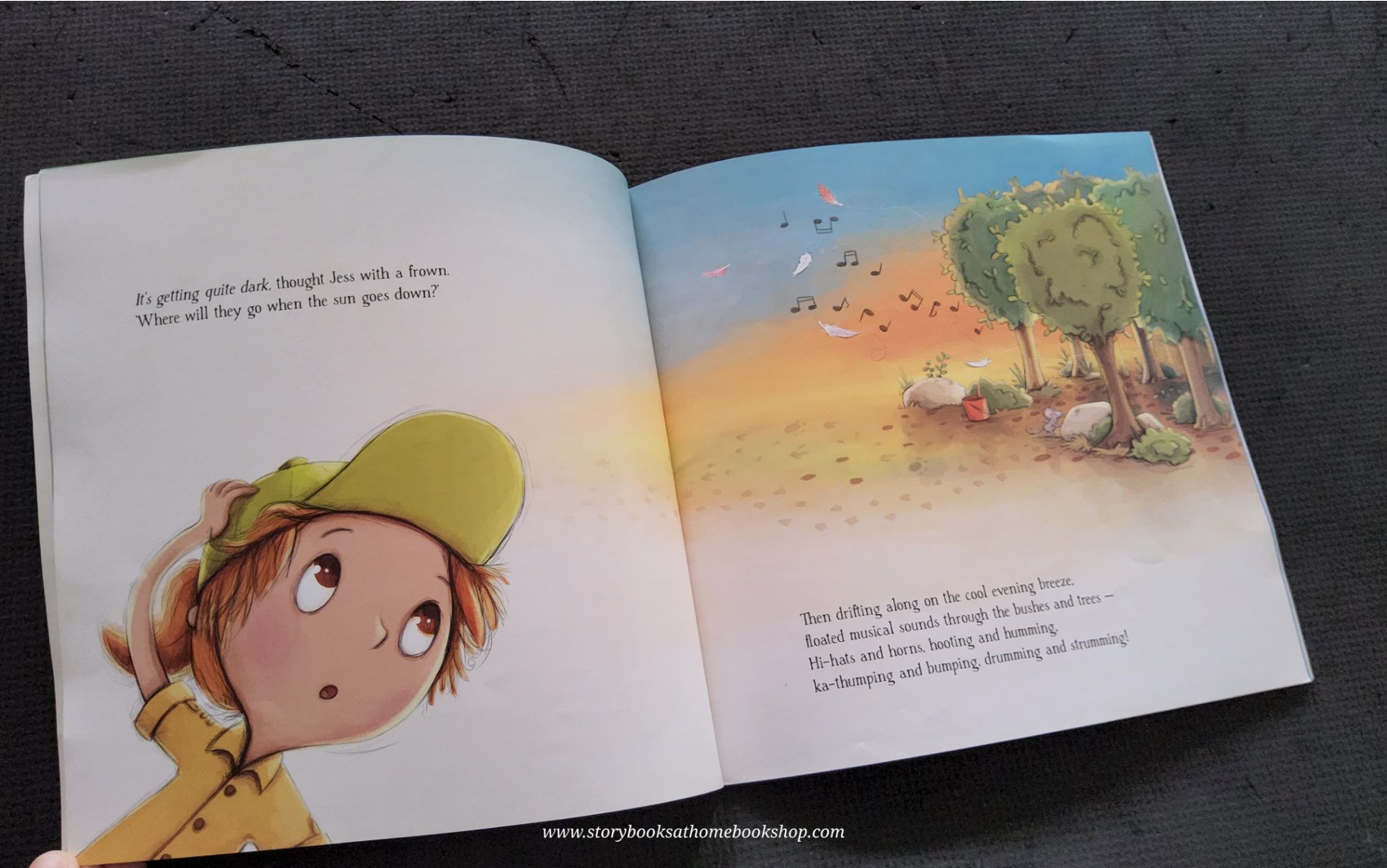 หนังสือนิทานปกอ่อน** 🍅🍓THE GREAT ZOO HULLABALOO!