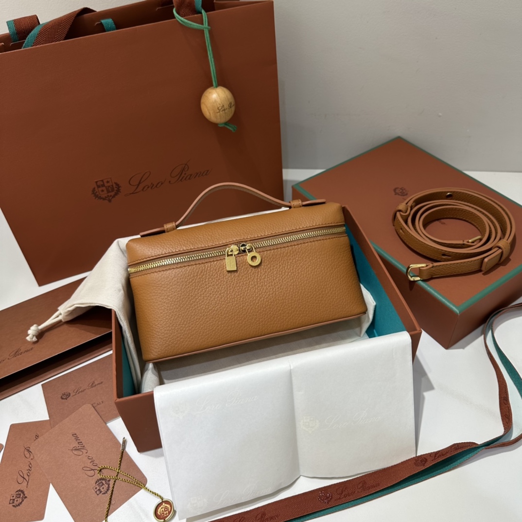 [Pre-order] Loro Piana รุ่น L19 Extra Pocket Pouch Brown Calfskin งานเกรดคุณภาพเทียบแท้ VIP QUALITY