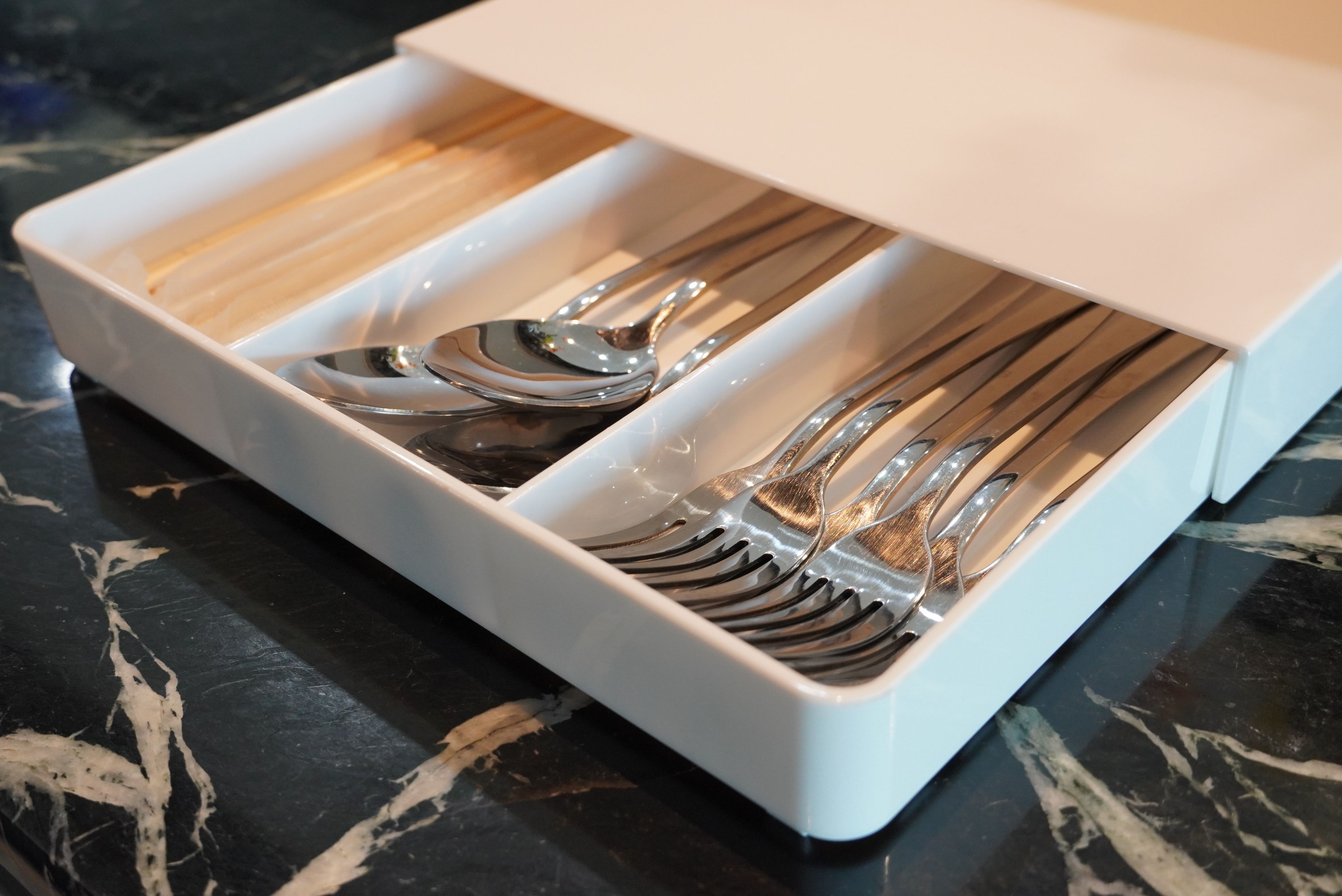 Slide tray ถาดจัดระเบียบของ แบบสไลด์ สีขาว JP Quality 27×27×4 cm