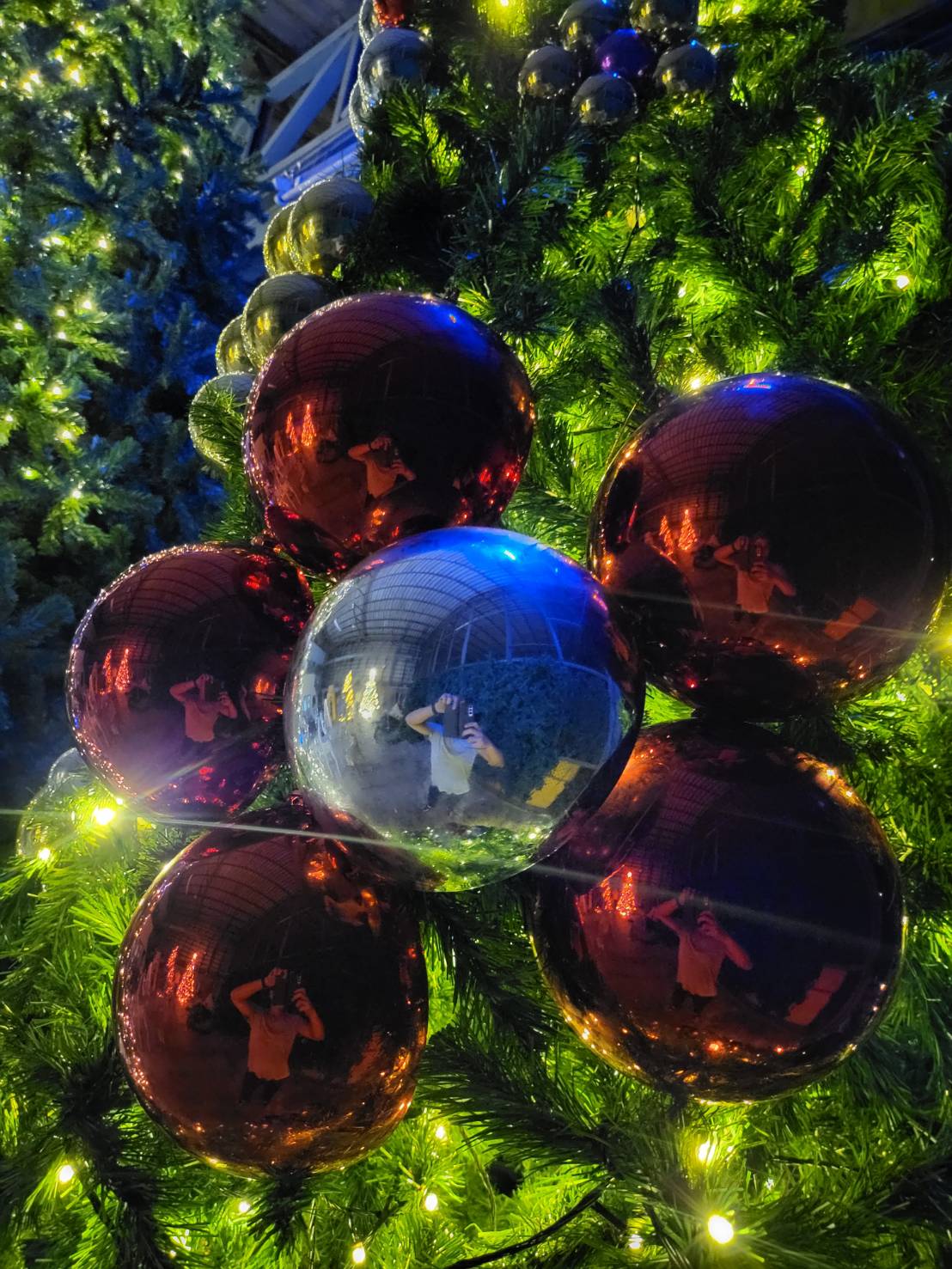 ต้นคริสต์มาสปลอมตกแต่ง ขนาด 12ฟุต พร้อมของประดับ