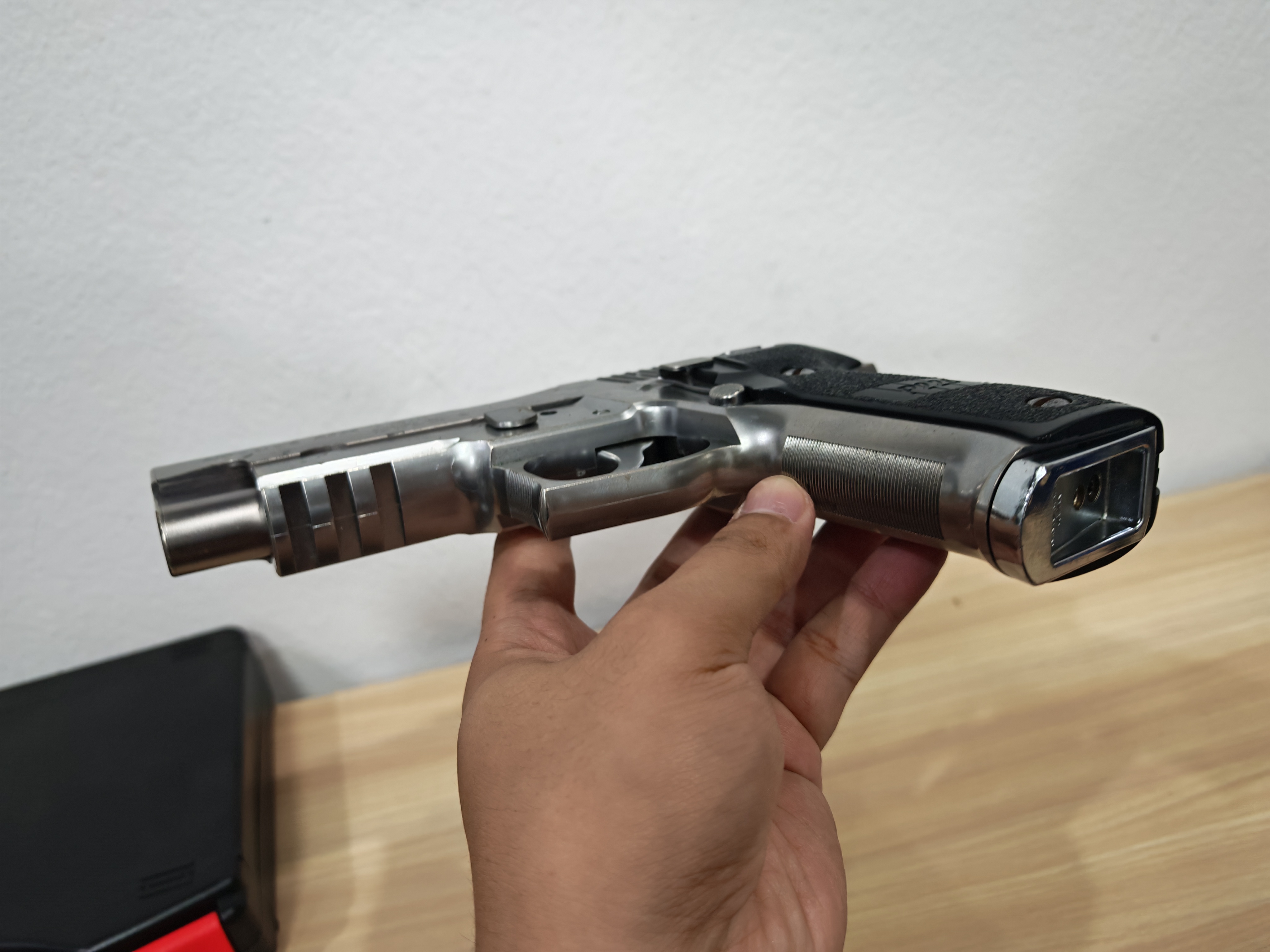 Tokyo Marui Sig Sauer P226 E2 Stainless Model GBB BB Gun บีบีกัน แบบแก๊ส ปืนอัดลม มือสอง Airsoft Gun