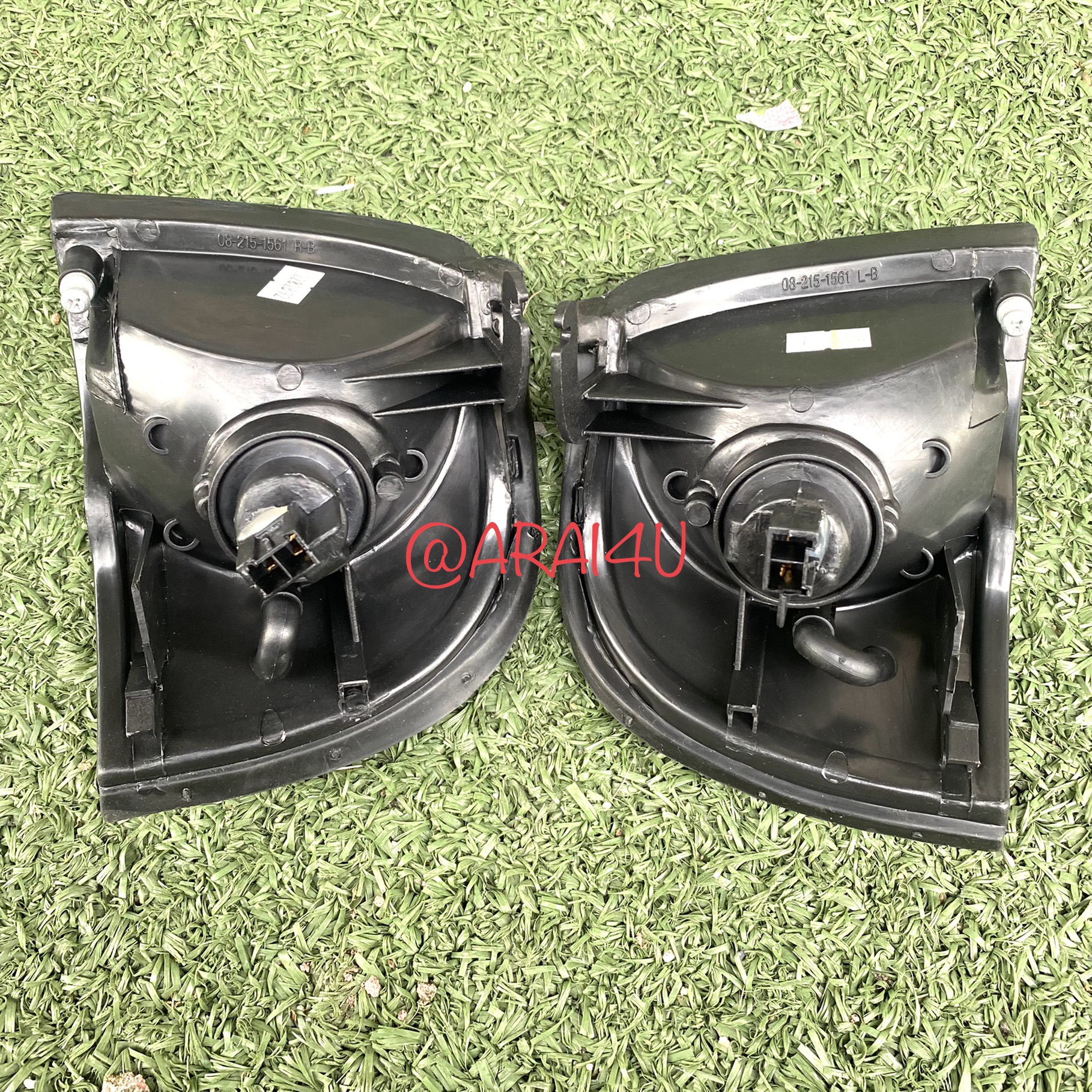 ไฟมุม NISSAN NV LH-RH ราคาคู่ละ