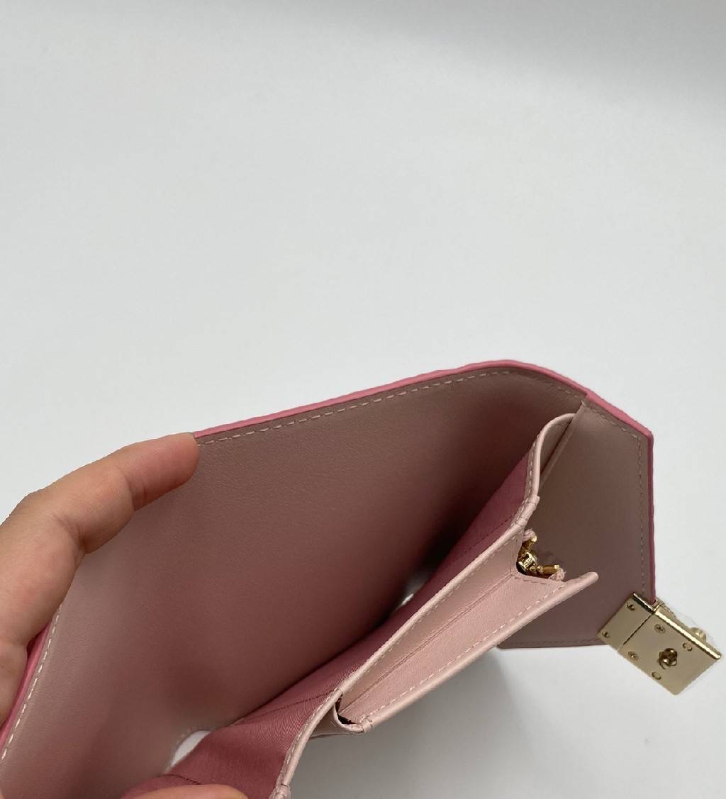 New Mcm wallet 3 พับ หมุด อุปกรณ์ กล่อง ถุงผ้า การ์ด ถุงกระดาษ shop king power