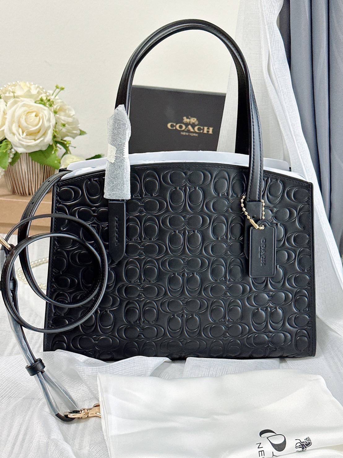 New Coach shop tote หนังปั้ม สีดำ สวยมากกกก อุปกรณ์ ถุงผ้า