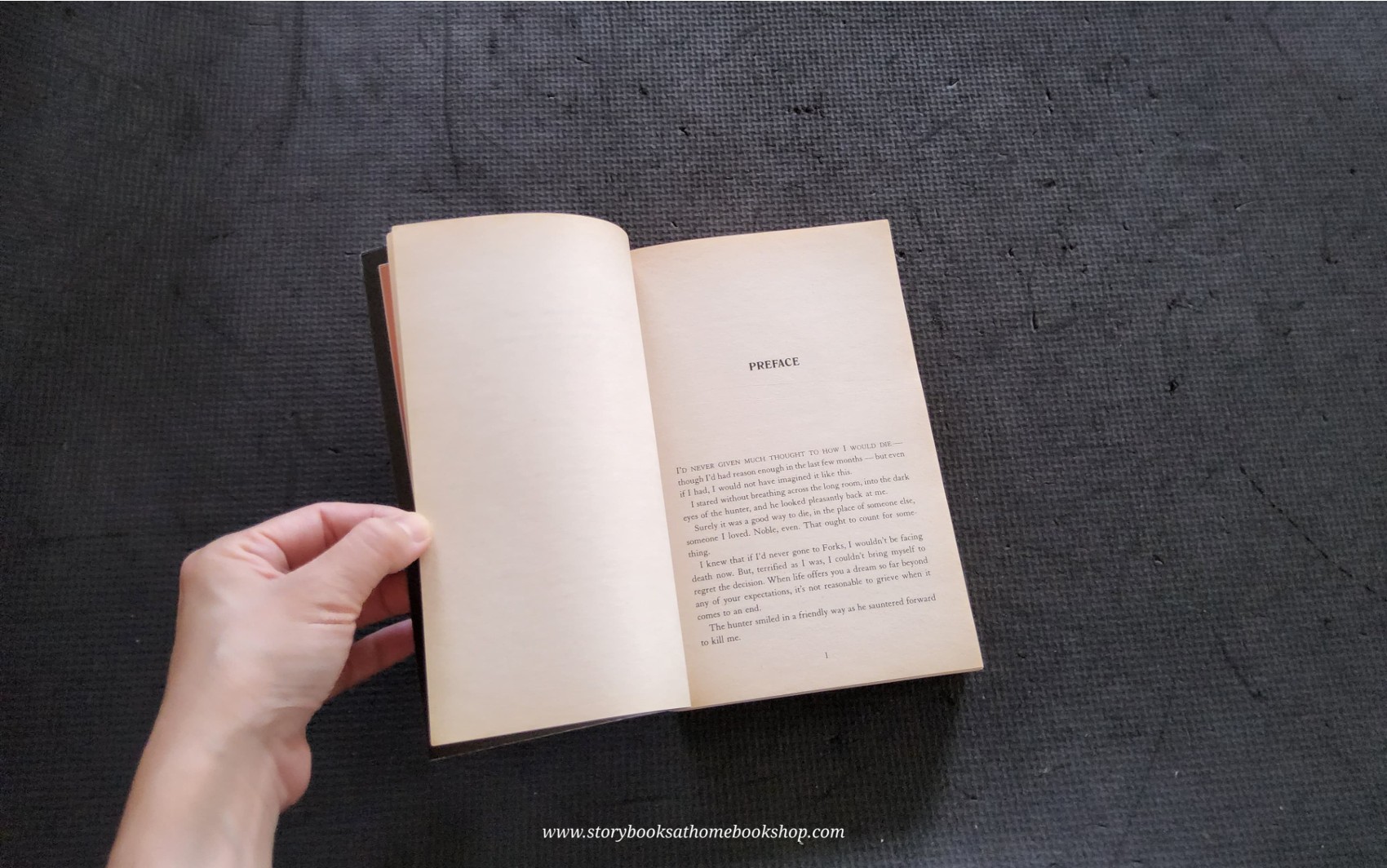 นวนิยายขายดี** **วรรณกรรมเยาวชน** 🍅Twilight book 1 (The Twilight Saga #1) by Stephenie Meyer