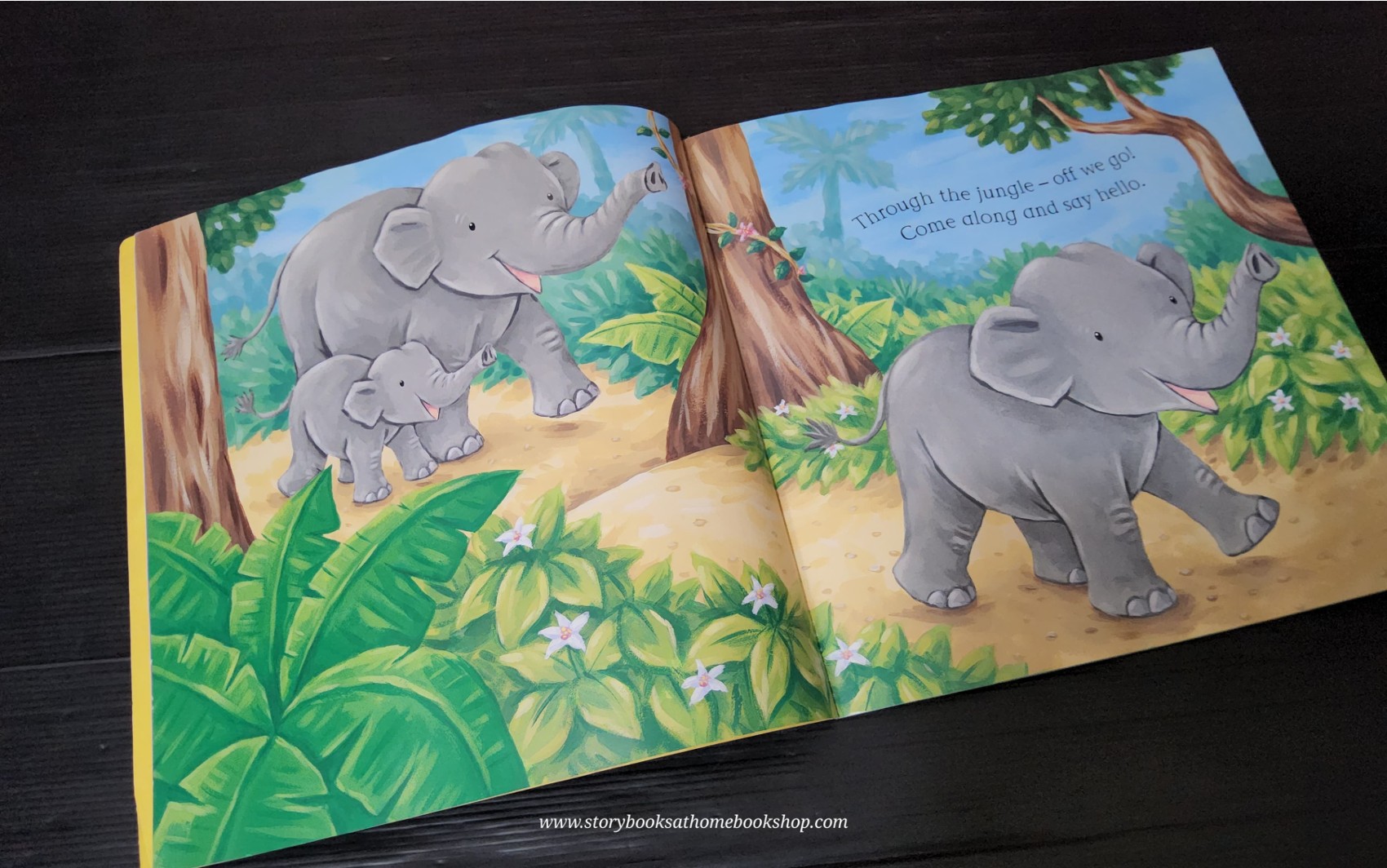 TOUCH AND FEEL BOOK **หนังสือนิทานปกอ่อน** 🍅SAY HELLO TO THE JUNGLE ANIMALS!
