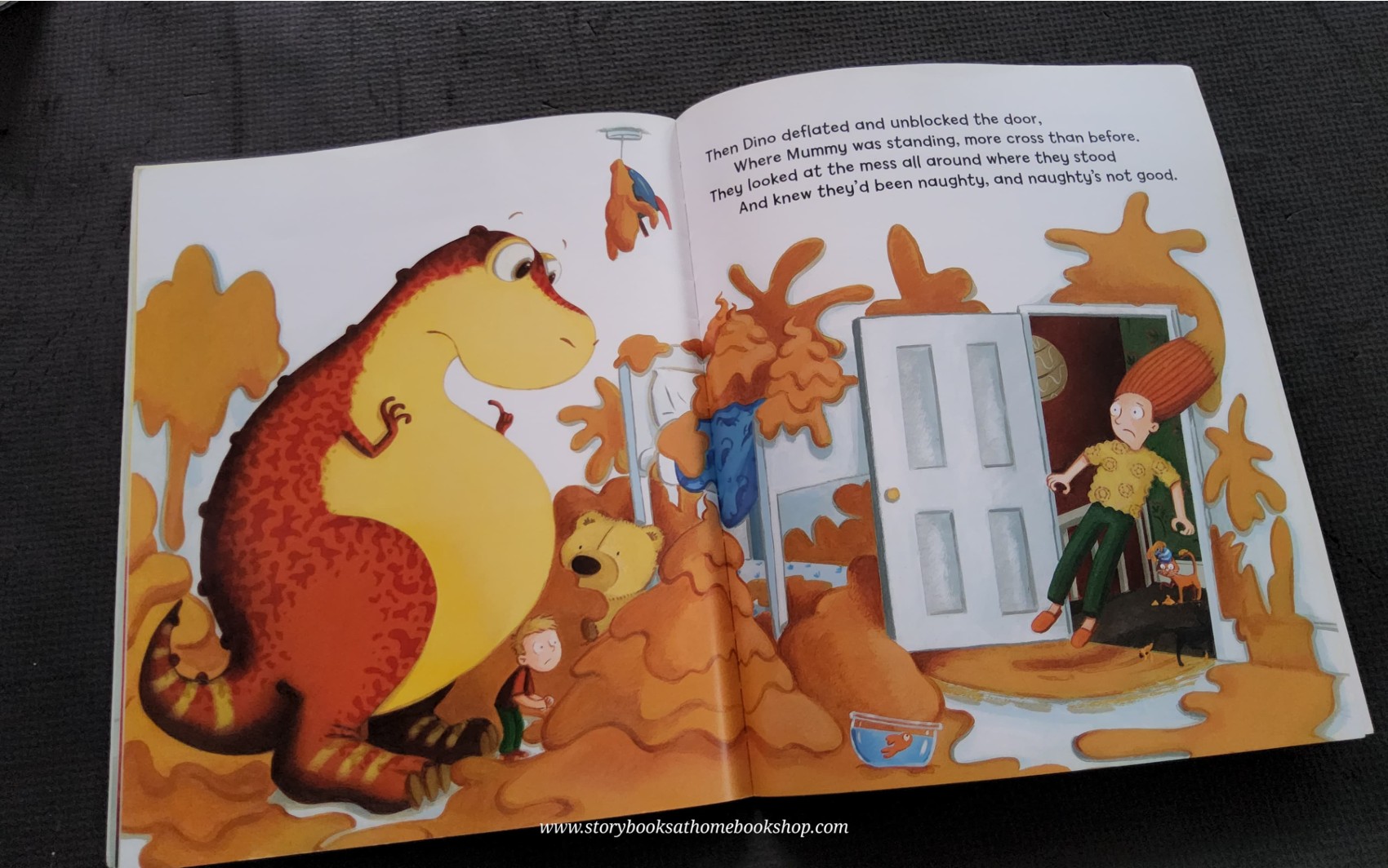 หนังสือนิทานปกอ่อน** ♥️THE DINOSAUR THAT POOPED THE BED!