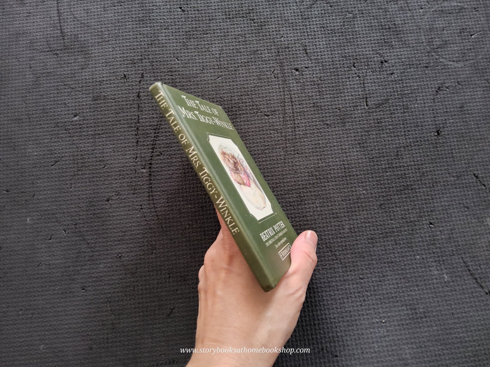 หนังสือนิทานปกแข็ง** 🍅🍓THE TALE OF MRS.TIGGY-WINKLE BY BEATRIX POTTER