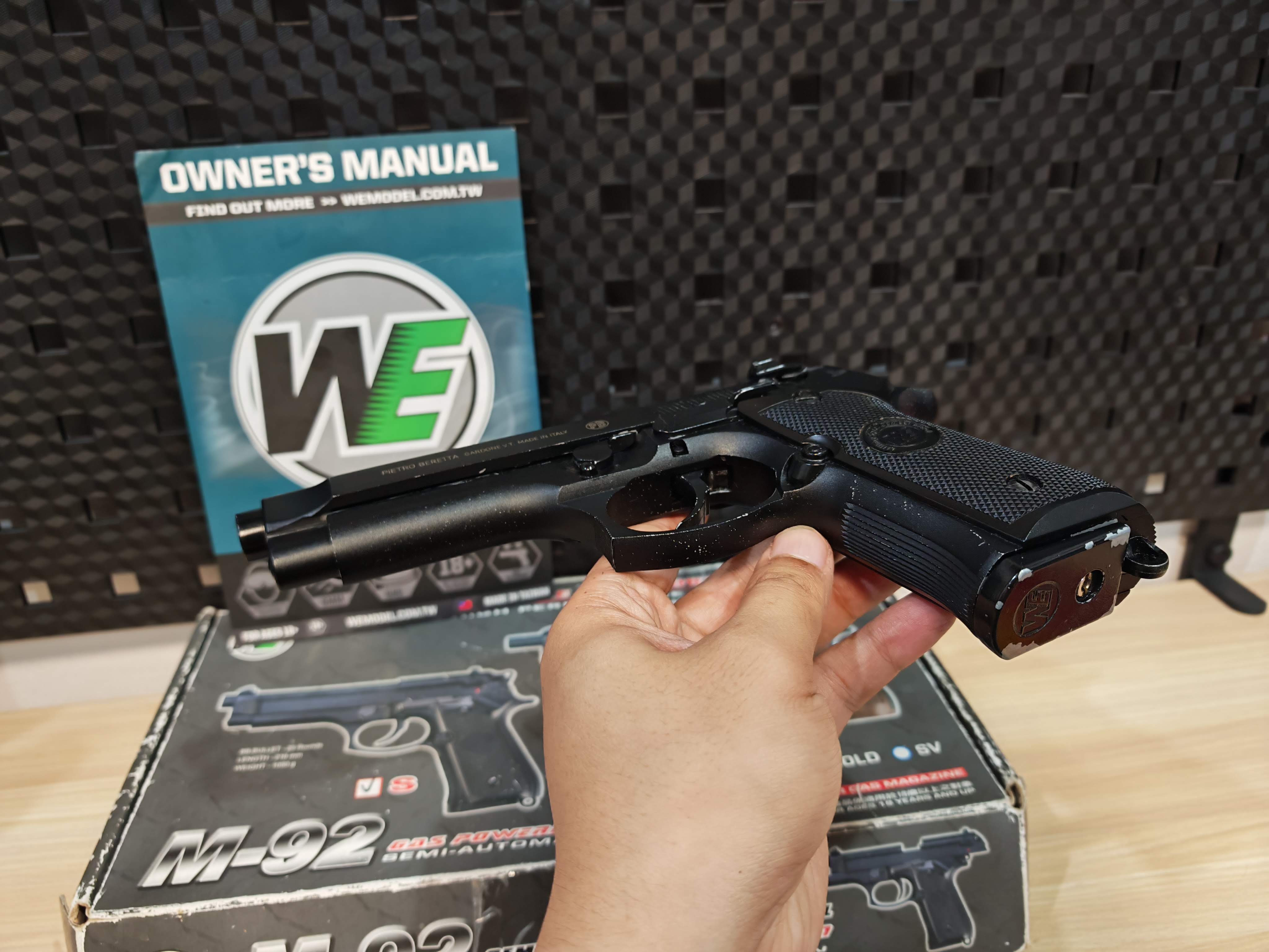 WE Beretta M92 Semi Version GBB ดำ พร้อมเล่น ไต้หวัน BB Gun บีบีกัน แบบแก๊ส ปืนอัดลม มือสอง Airsoft Gun