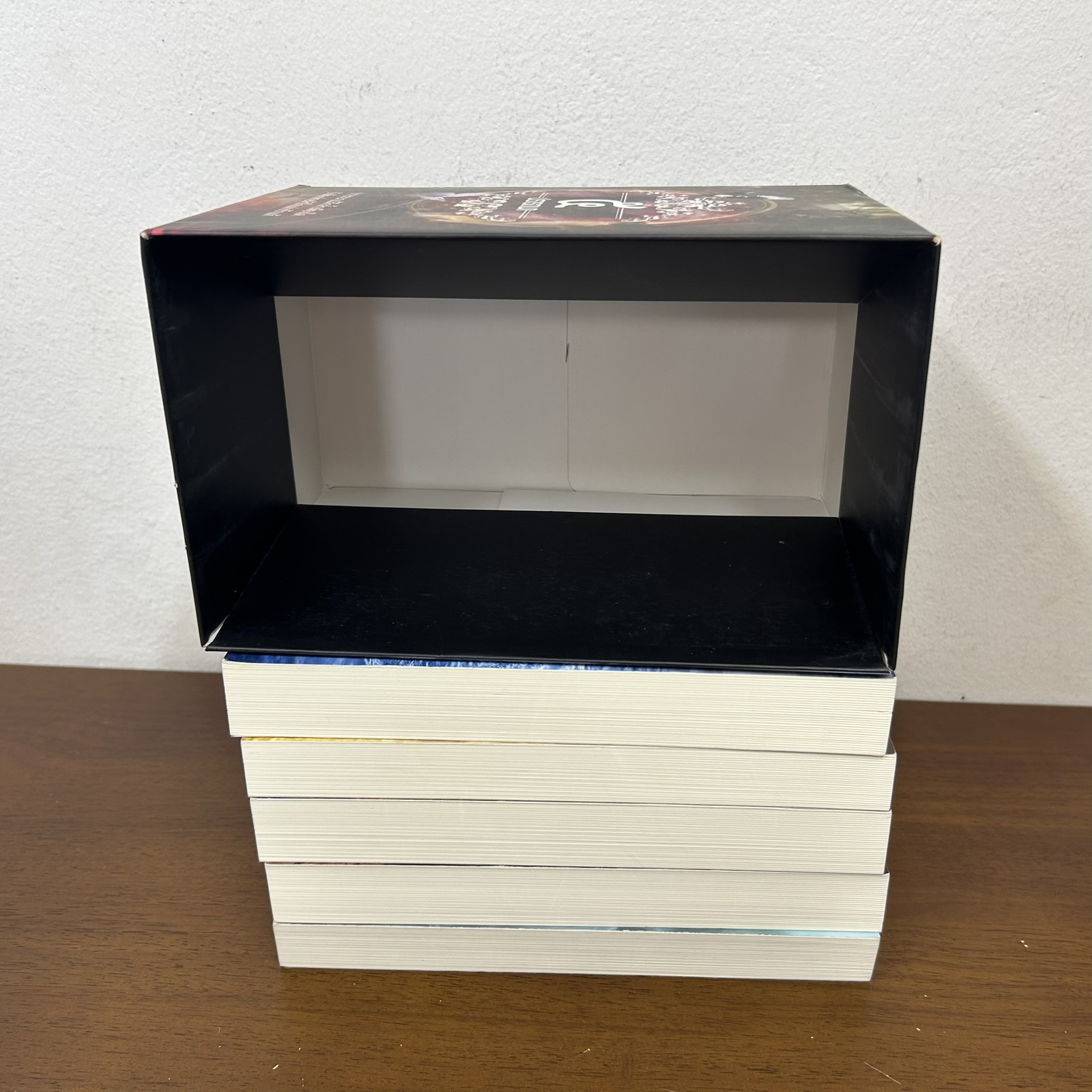 BOXSET 5 ปรารถนา - วังวนวารี/กรงพสุธา/พันธะสีเพลิง/ทองพญามาร/ลมอำพราง (มือสอง) นิยาย คำต่อคำ