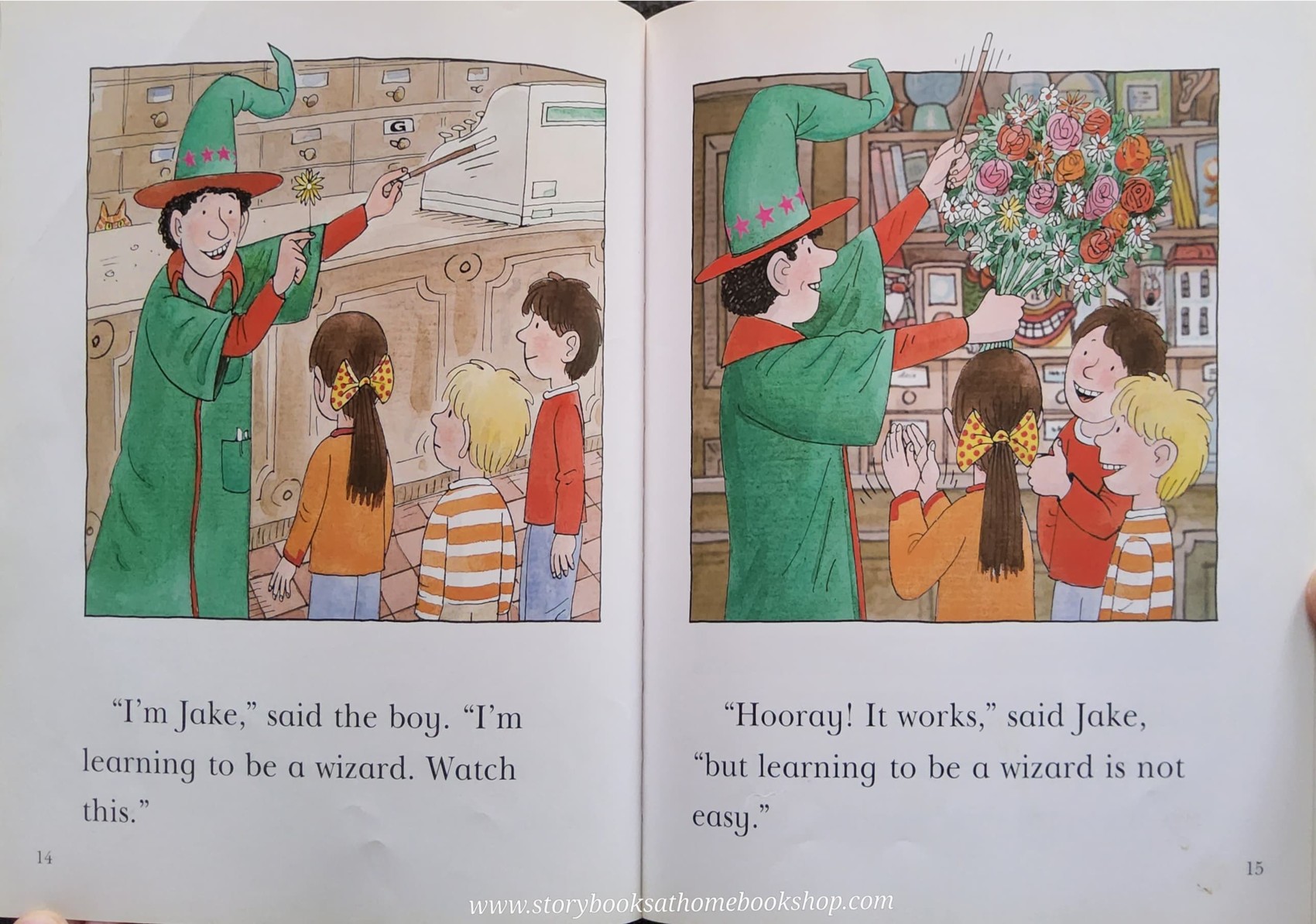 หนังสือนิทานปกอ่อน** 🍅🍓READ AT HOME 4b:SHRINKING POWDER