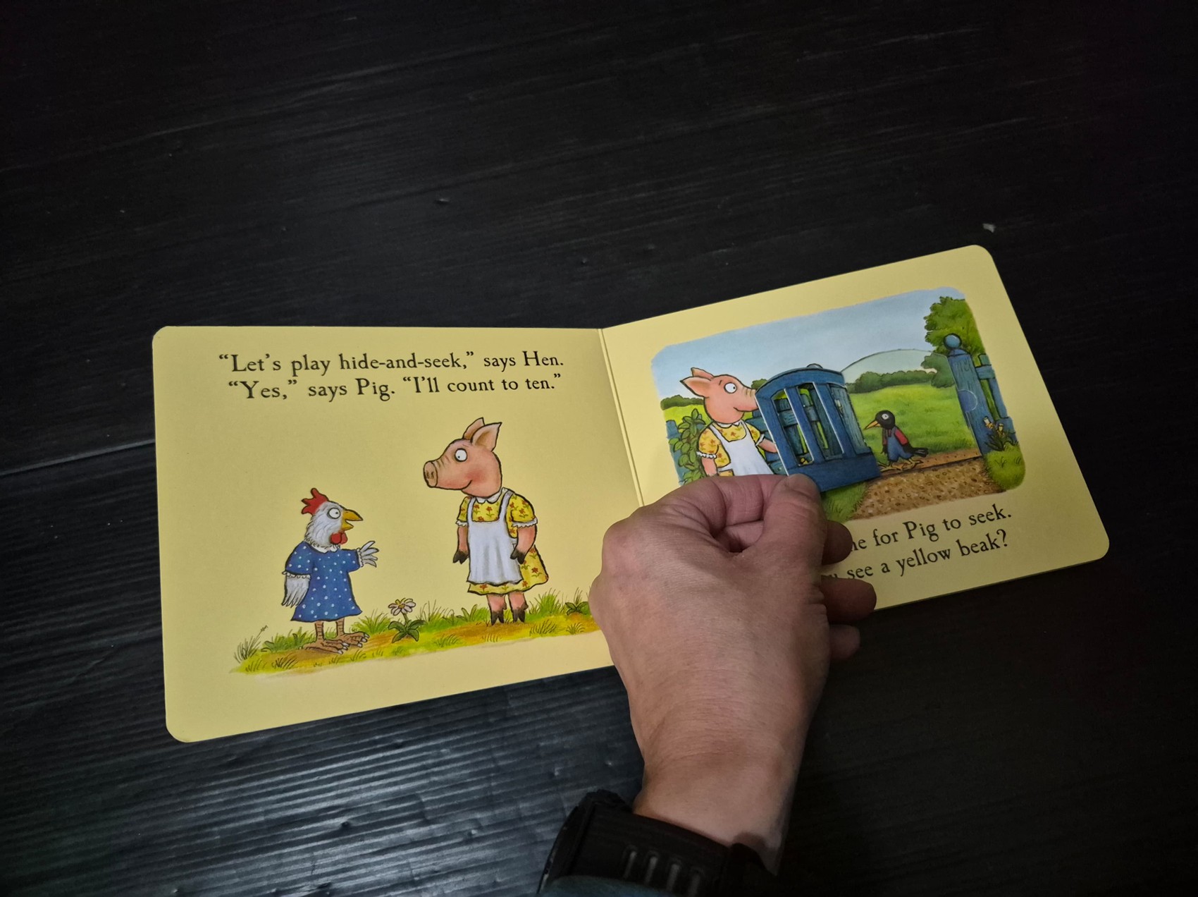 FLAP BOARD BOOK** 🍅🍅HIDE- AND -SEEK PIG A LIFE THE FLAP BOOK