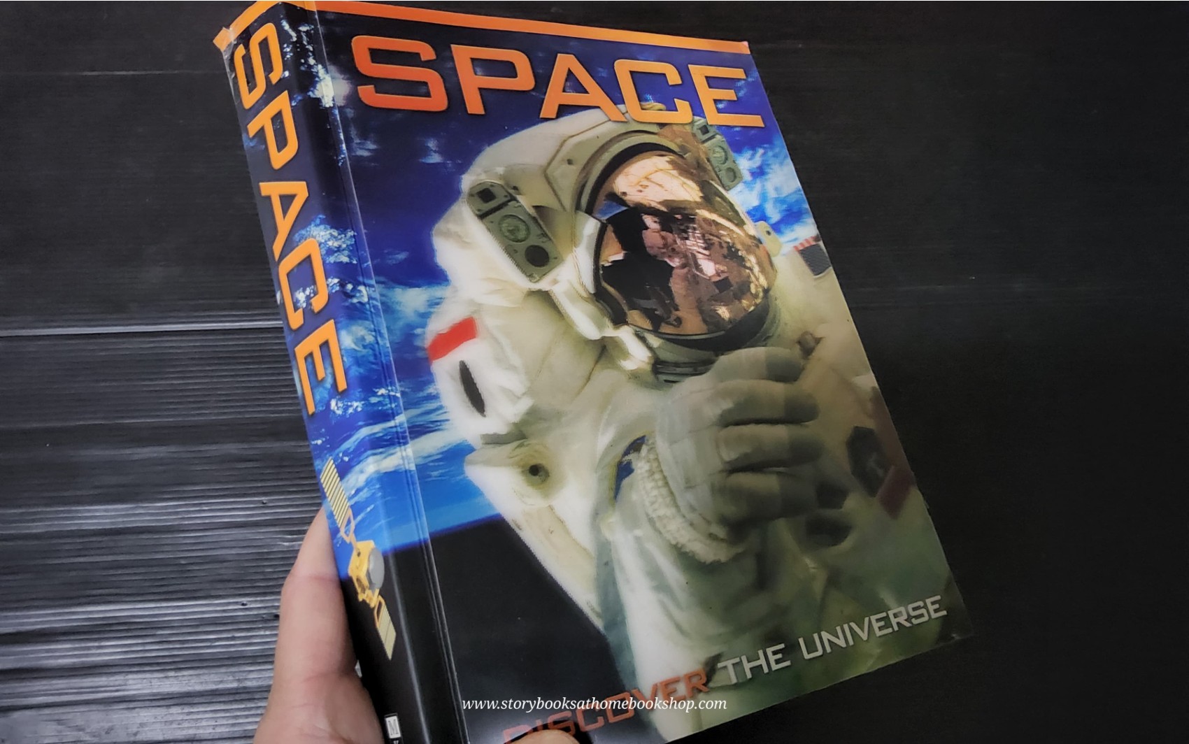 KNOWLEDGE BOOK** ♥️♥️SPACE DISCOVER THE UNIVERSE