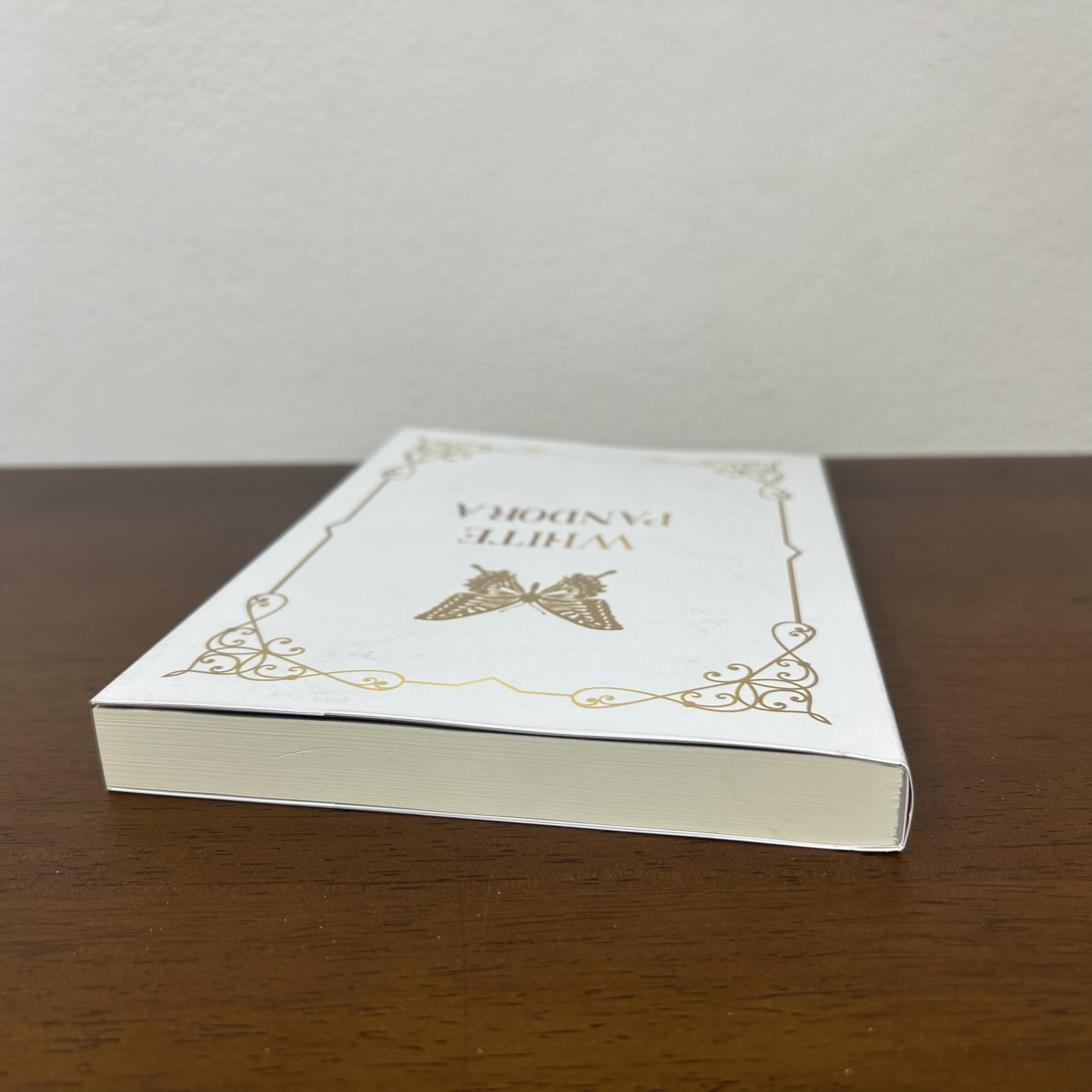 WHITE PANDORA เพื่อนคะ...รับรักฉันเถอะ ... Feriona (มือสอง) นิยายรัก โรแมนติก