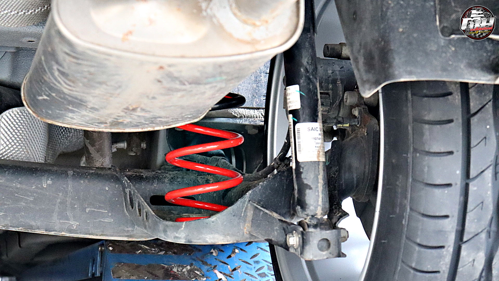 MG5 เปลี่ยนล้อยางสปริงโหลด ล้อ COSMIS XT-208RV ขอบ18นิ้ว ยาง KINTO FORZA001 225/45R18 95W สปริงโหลดตรงรุ่น YSS