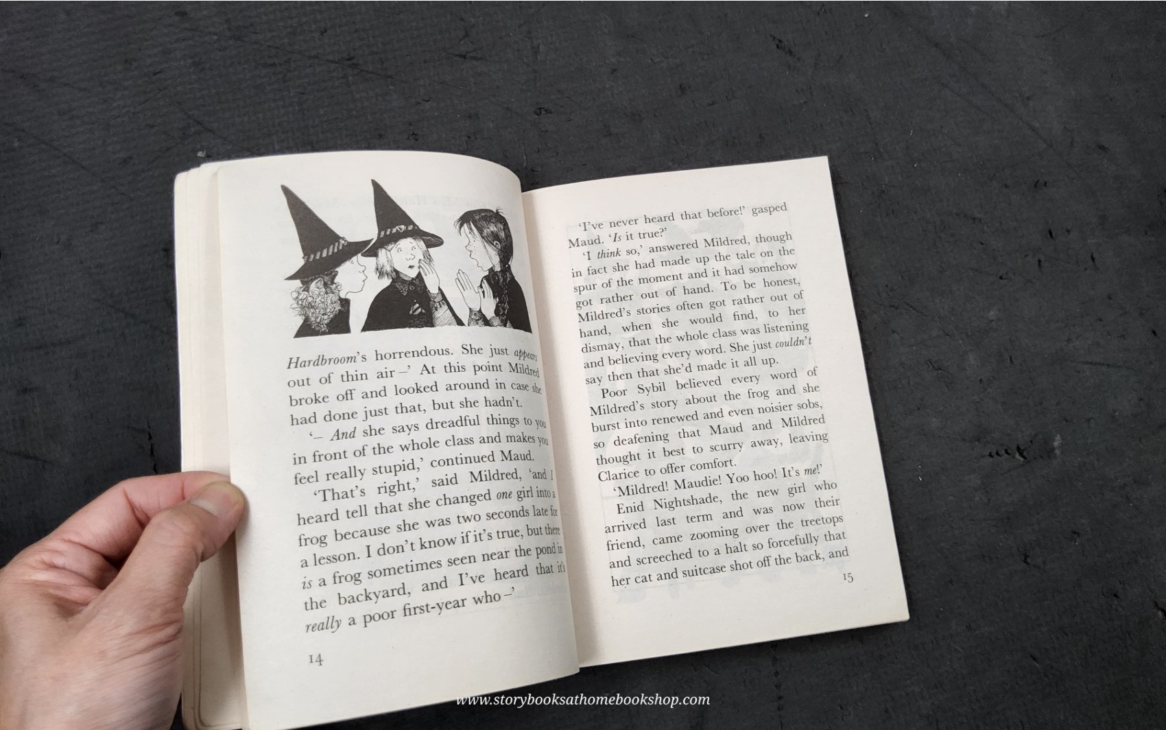 วรรณกรรมเยาวชน ** **หนังสือนิทานปกอ่อน** 🍅🍅A BAD SPELLFOR THE WORST WITCH BY JILL MURPHY