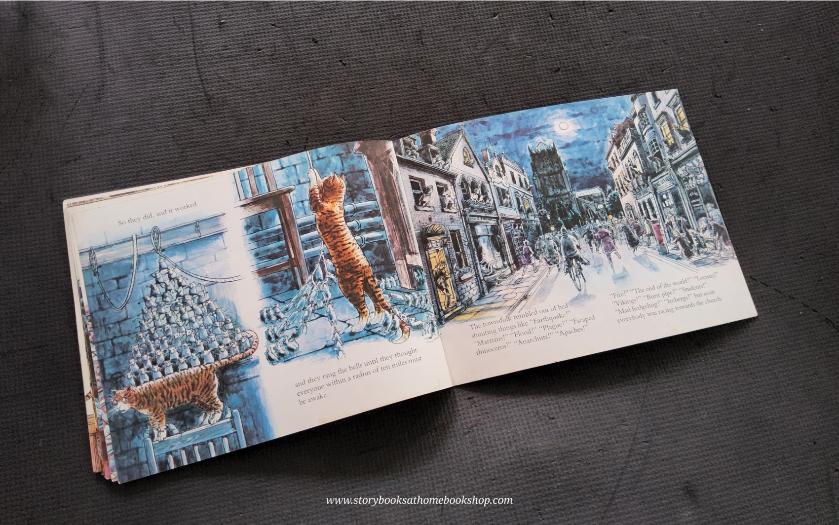 หนังสือนิทานปกอ่อน** 🍅🍅THE CHURCH MOUSE BY GRAHAM OAKLEY