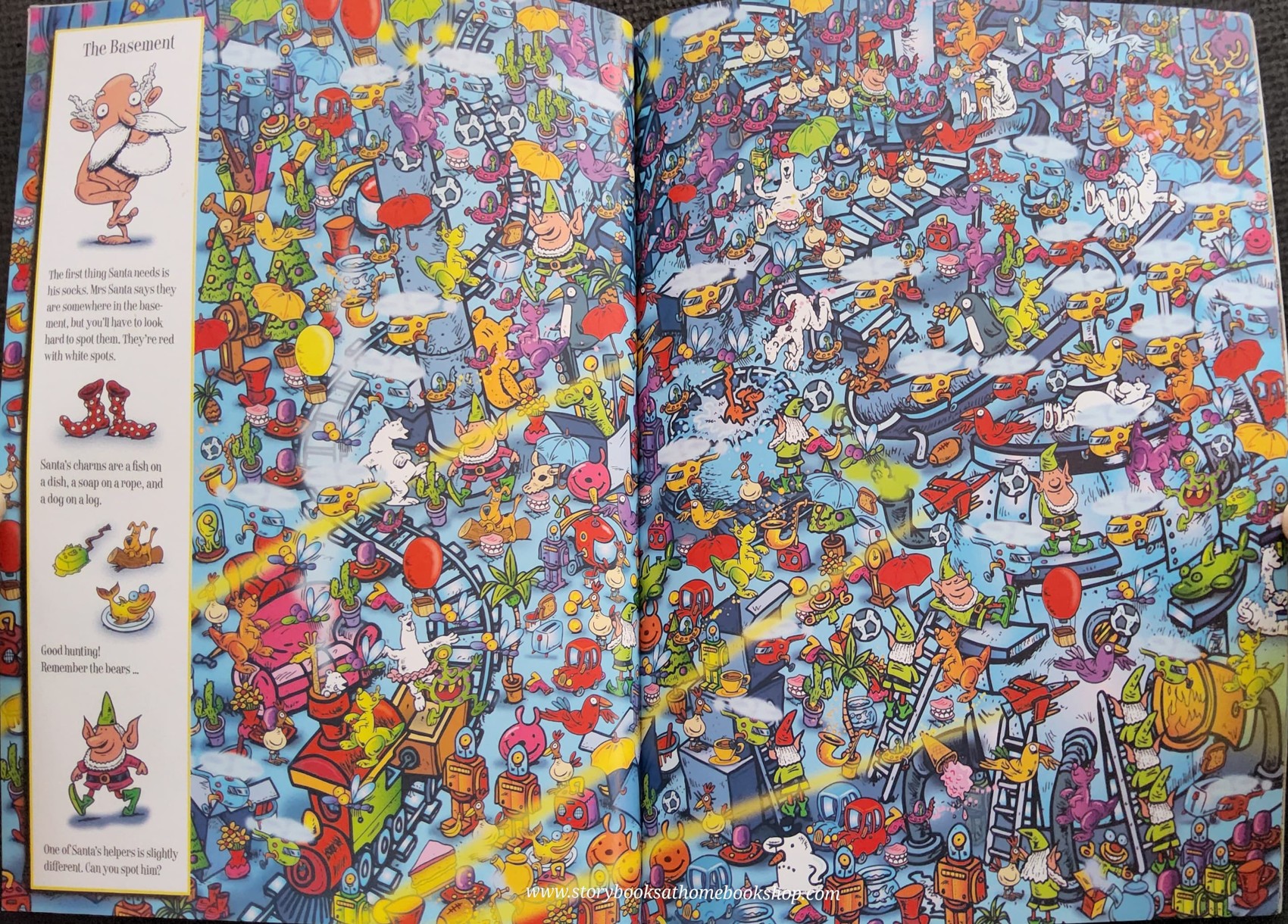 PUZZLE BOOK** ðð WHERE'S SANTA'S SUIT?