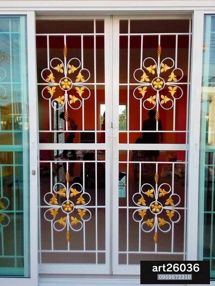 เหล็กดัดสีอบ พร้อมมุ้งลวด หน้าต่าง