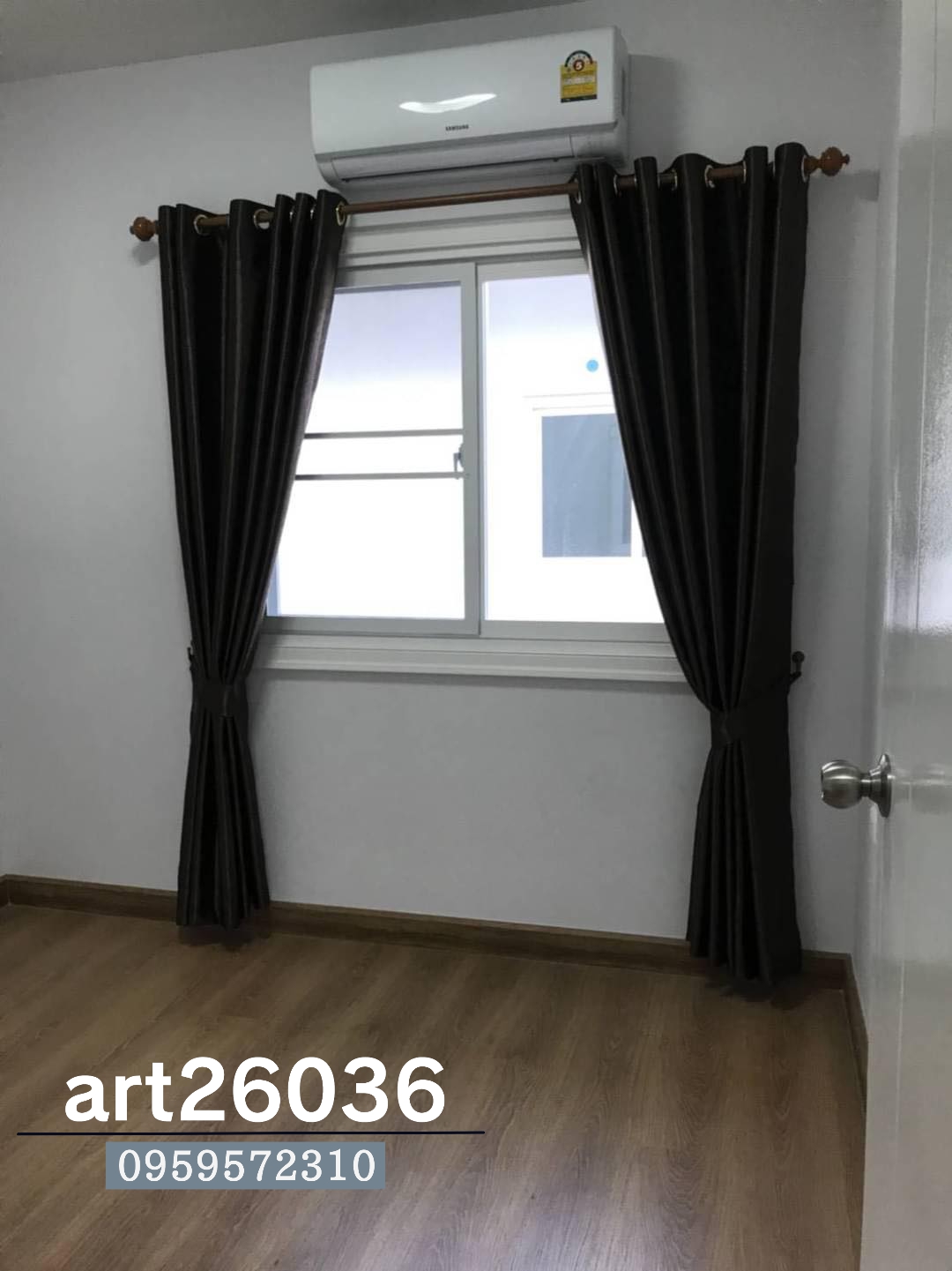 ผ้าม่านโทนสีดำเข้ม ผ้าม่านทึบ ม่านตาไก่