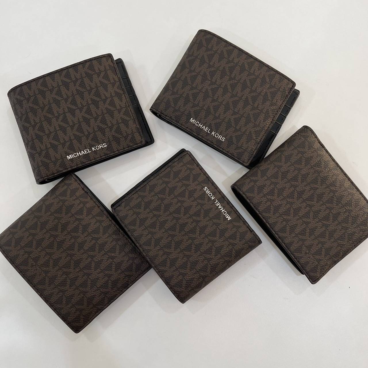 NEW MICHEAL KORS COOPER BILLFOLD WALLET WITH PASSCASE มีไส้