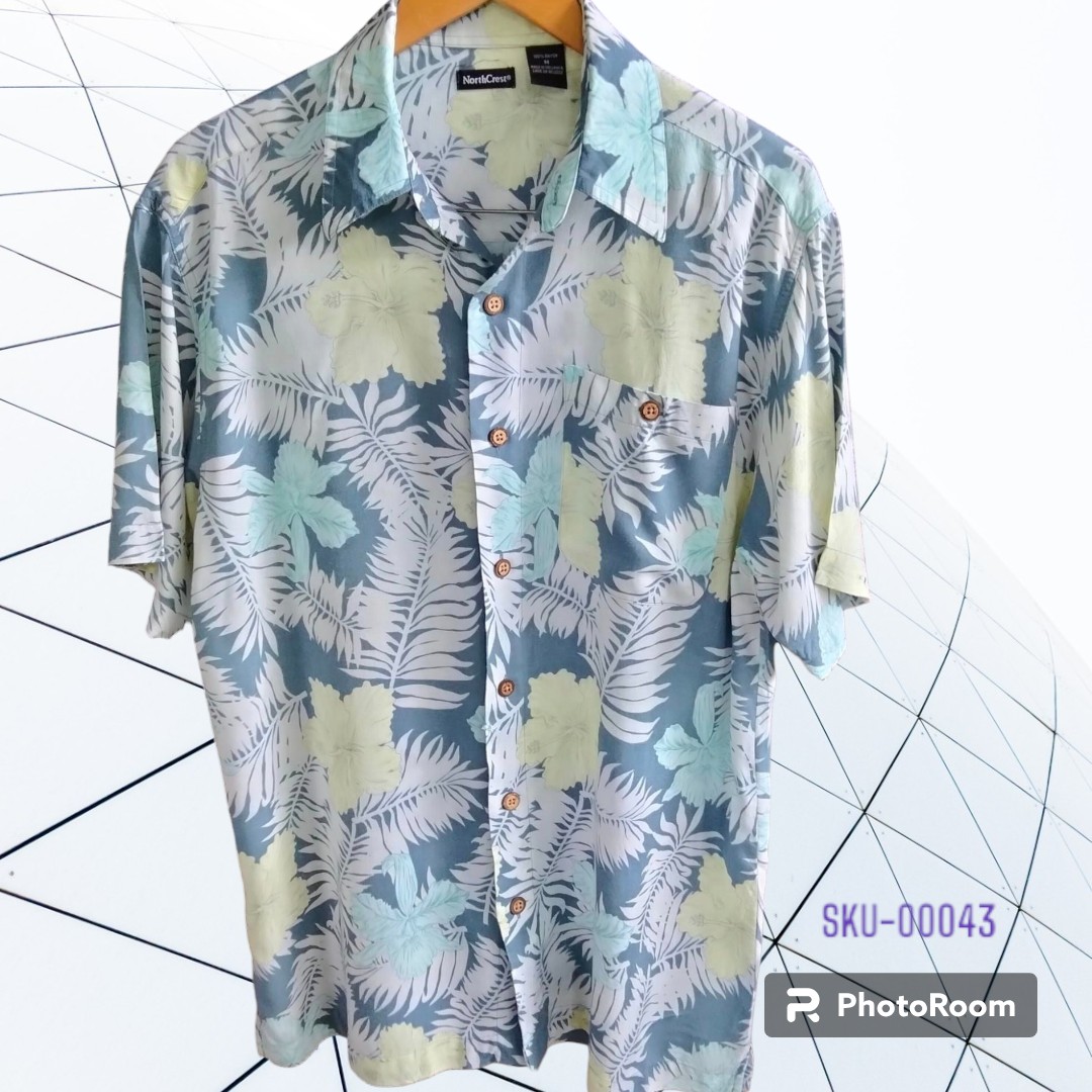 เสื้อฮาวายมือสอง ป้าย North Crest ลายใบเฟิร์น ดอกไม้ ผ้า 100% Rayon ไหล่ 19 อก 22 ยาว 30 คำหนิเล็กน้อยที่สาบด้านในระหว่างกระดุมเม็ดที่ 4-5 ราคา 250 บาท ค่าจัดส่งเหมา ๆ 30 บาท (สั่งกี่ตัวก็ได้)