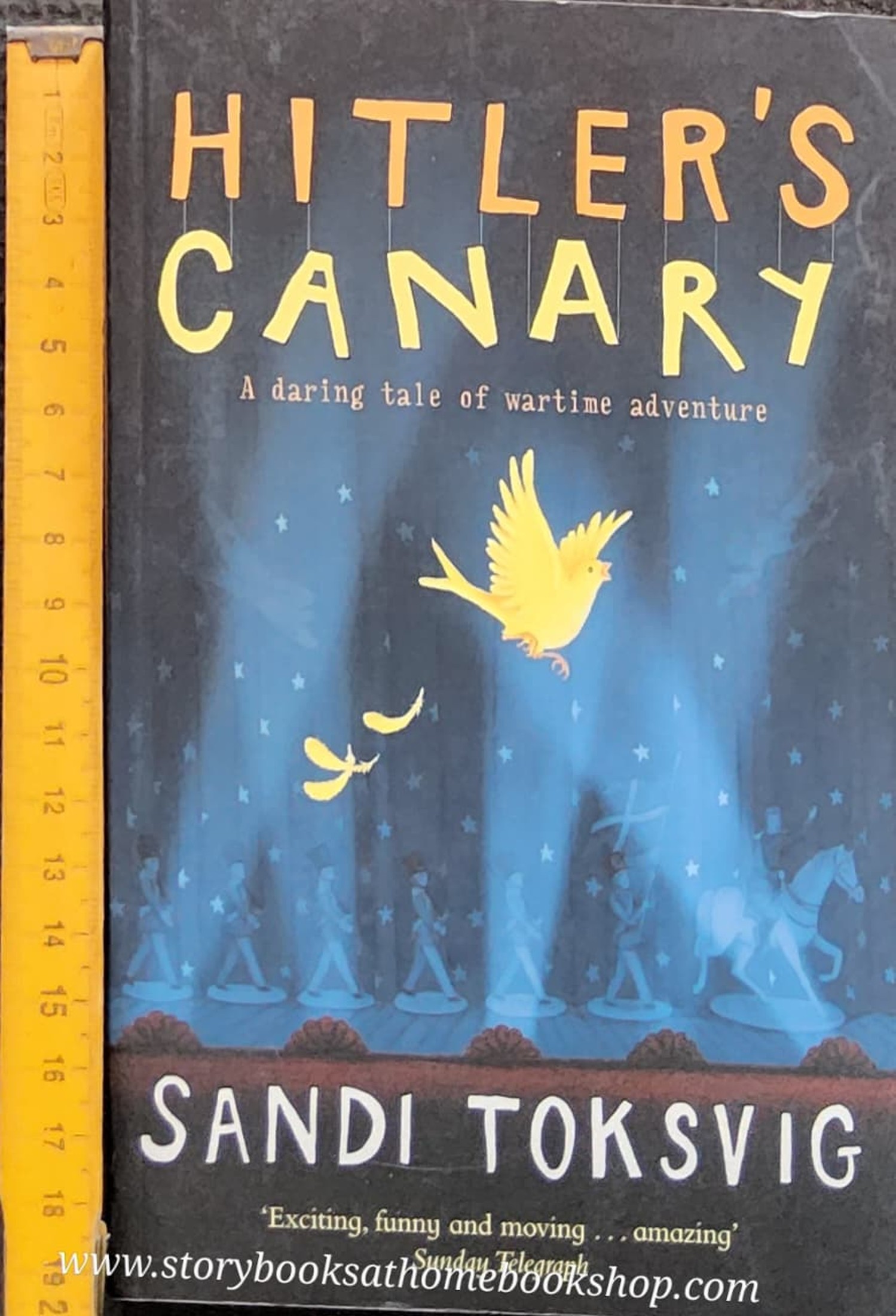 วรรณกรรมเยาวชน** 🍅Hitler's Canary by Sandi Toksvig