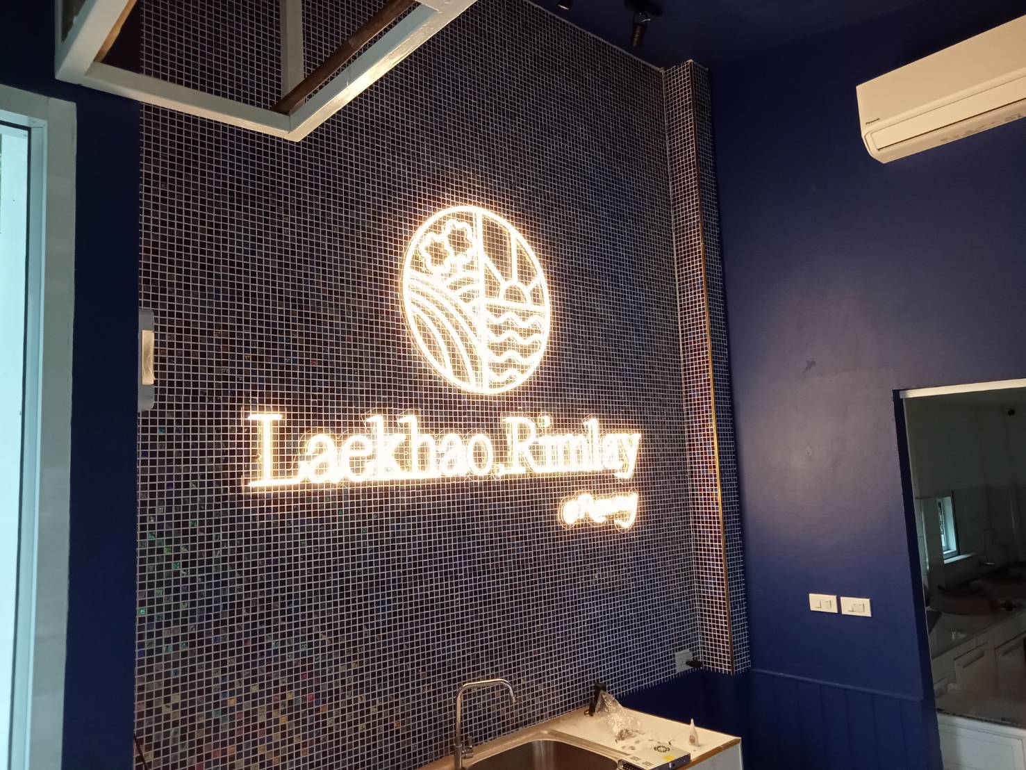 #งานติดตั้งป้ายไฟนีออนดัดLED