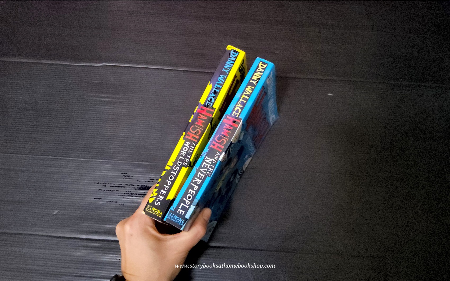 วรรณกรรมเยาวชน** 🍅[SET 2 BOOKS] HAMISH AND THE NEVER PEOPLE+THE WORLD STOPPERS BY DENNY WALLACE