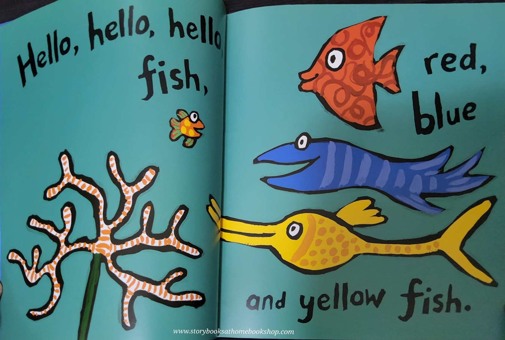 หนังสือนิทานปกอ่อน** ♥️HOORAY FOR FISH! BY LUCY COUSINS WITH DVD