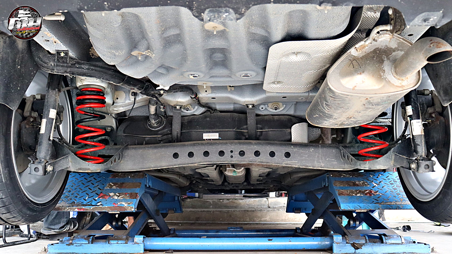 MG5 เปลี่ยนล้อยางสปริงโหลด ล้อ COSMIS XT-208RV ขอบ18นิ้ว ยาง KINTO FORZA001 225/45R18 95W สปริงโหลดตรงรุ่น YSS