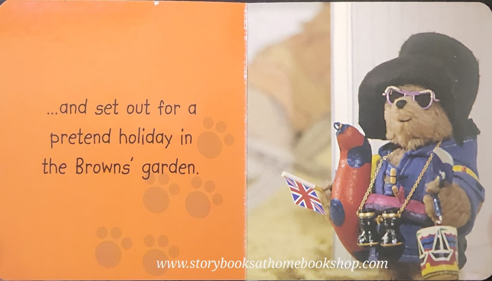 BOARD BOOK ** ð
ð
PADDINGTON AT THE SEASIDE BY MICHAEL BOND