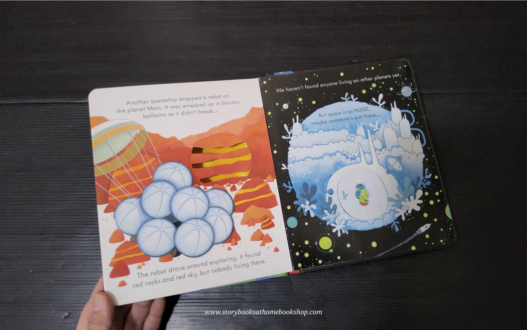 PEEP AND FLAP BOARD BOOK ** ð
ð
USBORNE PEEP INSIDE SPACE