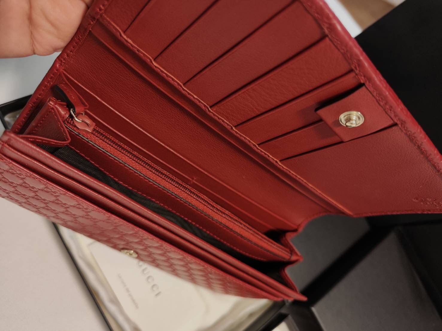 New Gucci wallet 2 พับ หนังปั้มสีแดง