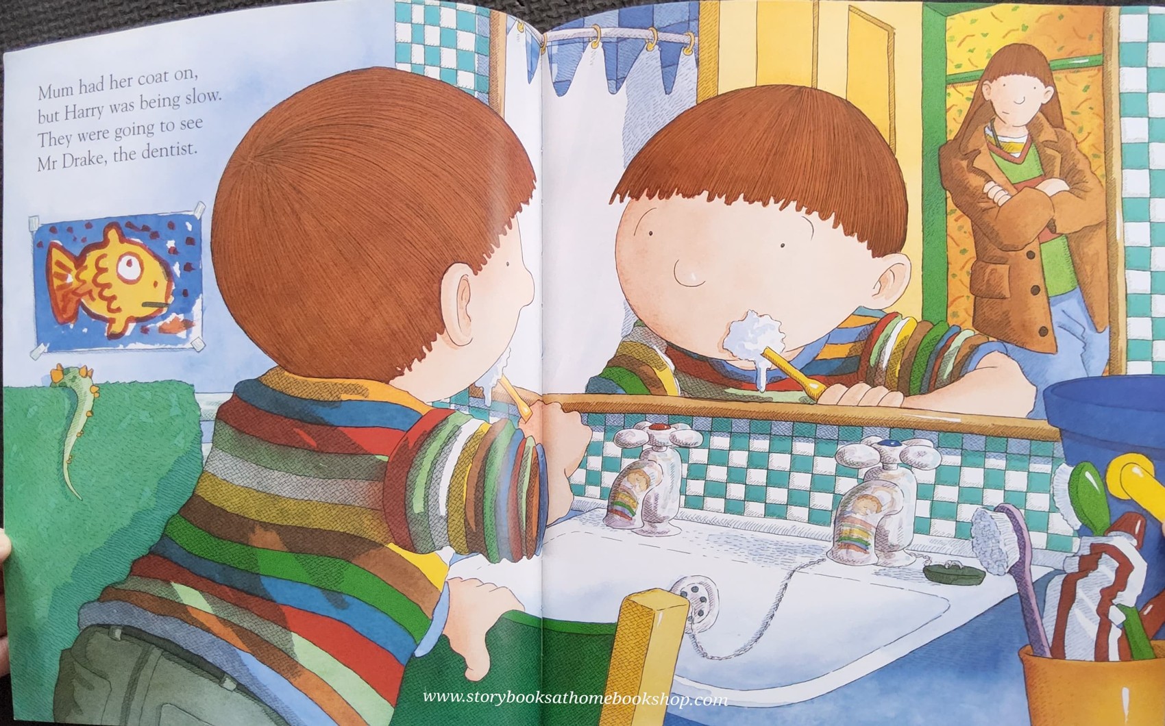 หนังสือนิทานปกอ่อน** 🍓🍓 HARRY AND THE DINOSAURS SAY "Raahh!!"