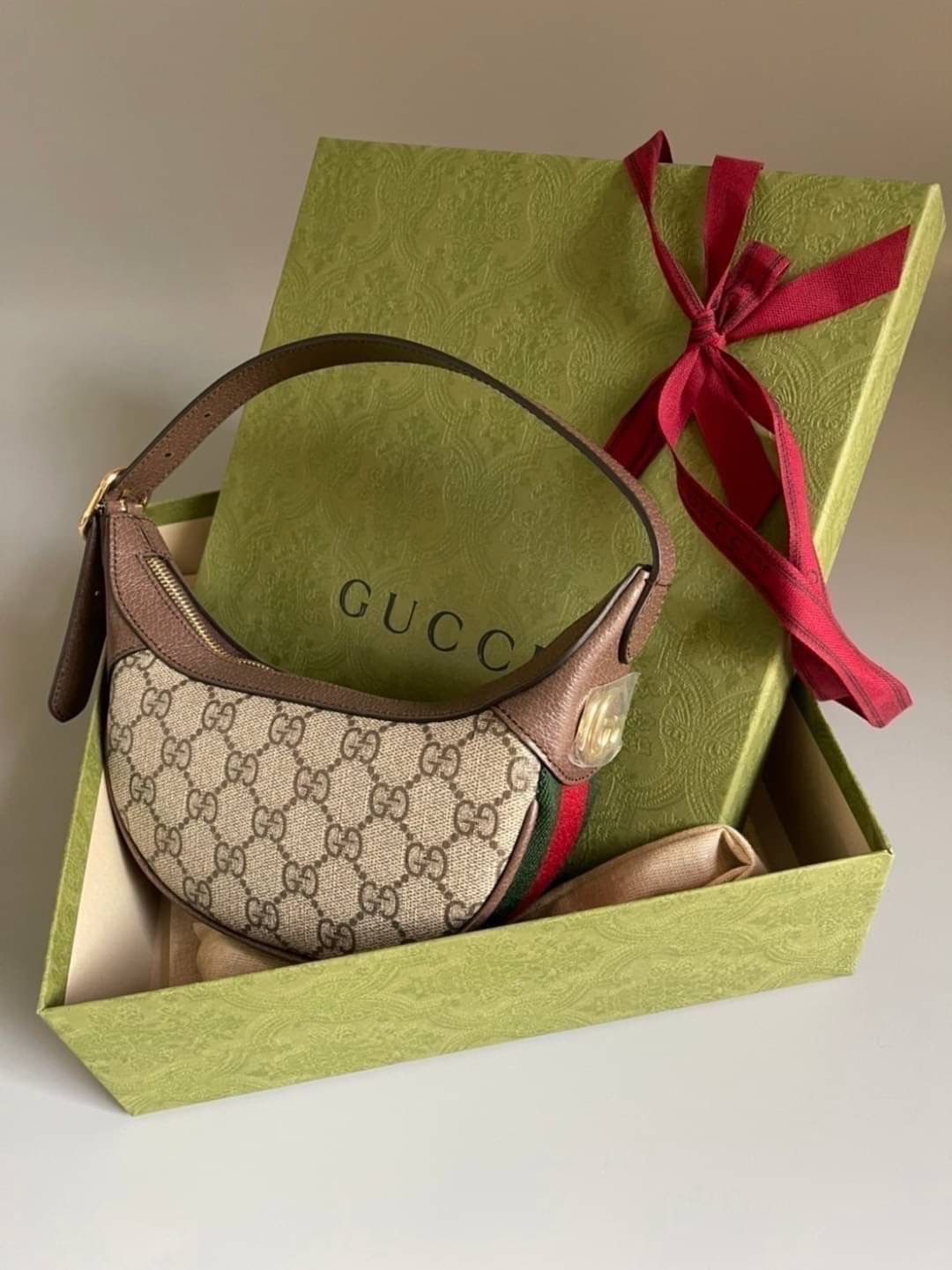 New Gucci ophidia mini shoulderbag Size 7.9 x 5.9 x 2 นิ้ว อปก. การ์ด กล่อง ถุงผ้า