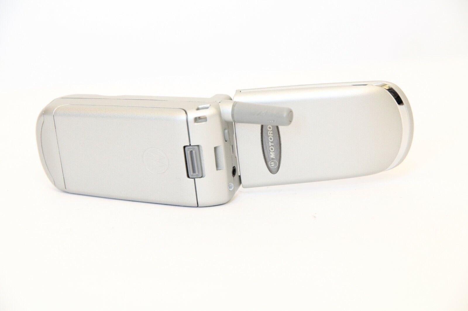 Motorola V50 BMW (ใหม่)ระบบ GSM 900/1800 Dual band หายากมาก (Rare Item)