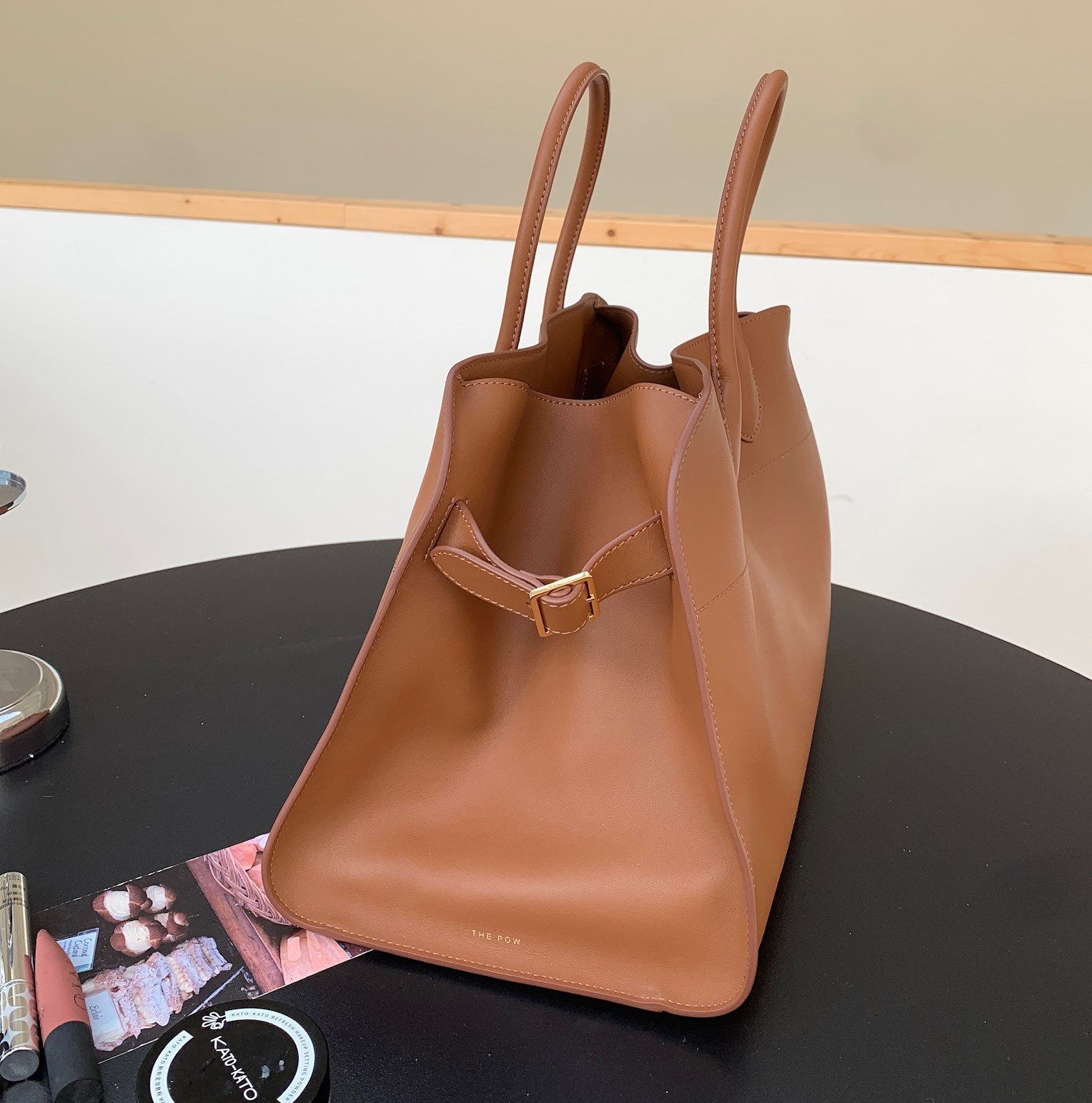 [Pre-order]กระเป๋าสะพายThe Row Soft Margaux 15 Tote Bag Brown in Leather คุณภาพ VIP เกรดดีที่สุด