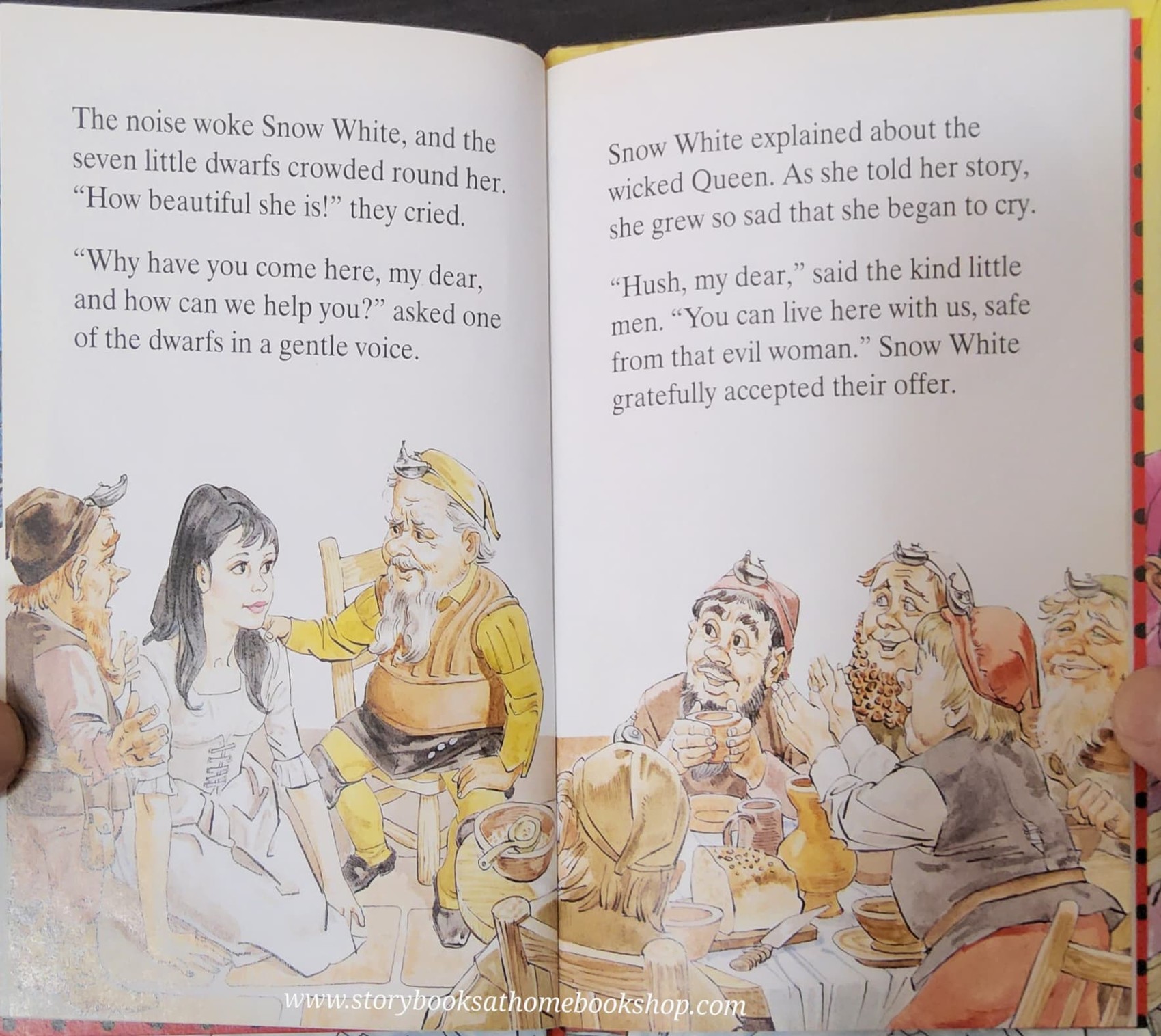 หนังสือนิทานปกแข็ง ** ♥️FAVOURITE TALES: SNOW WHIRE AND THE SEVEN DWARFS