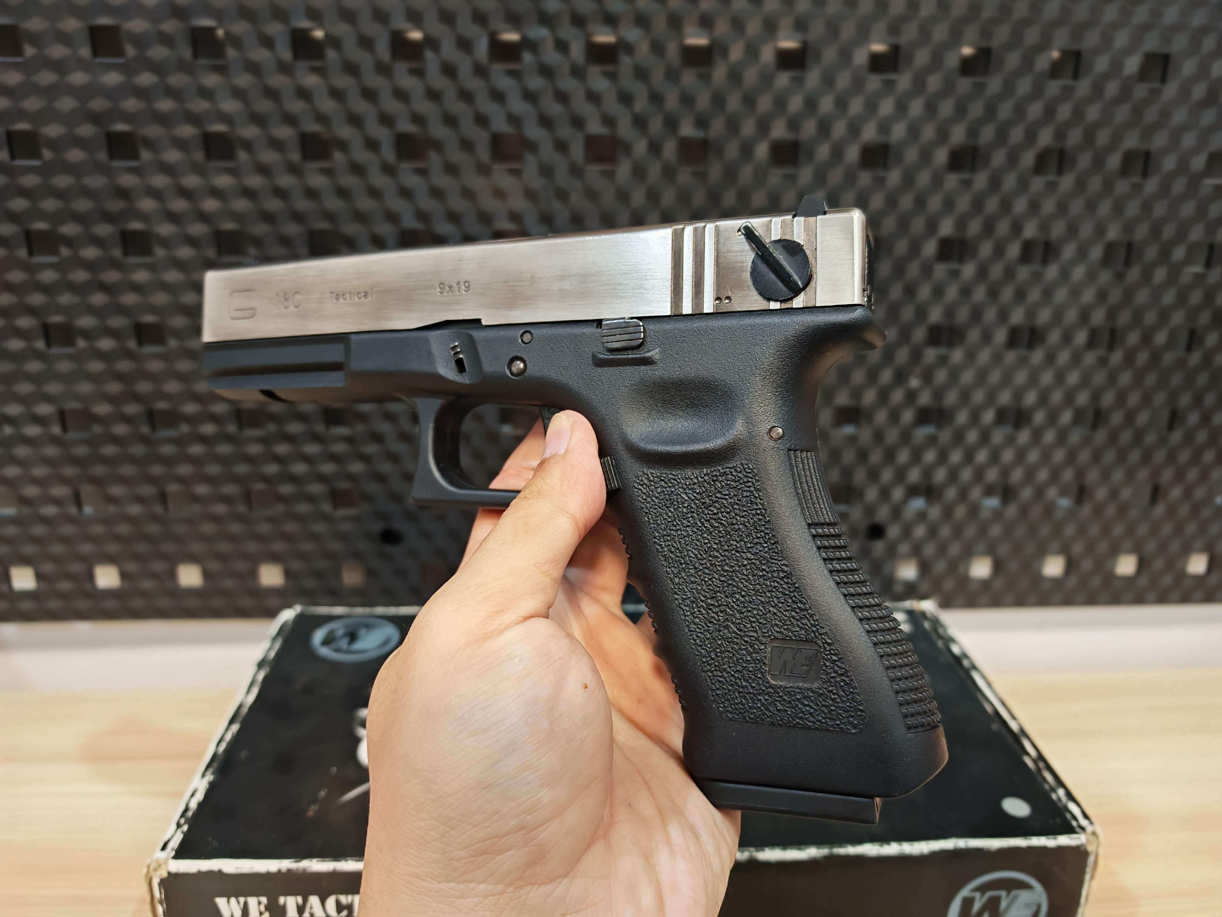 WE G18C Glock18C Gen3 Full-Auto สีทูโทนเดิมโรงงาน ไต้หวัน GBB BB Gun บีบีกัน แบบแก๊ส ปืนอัดลม Airsoft Gun มือสอง