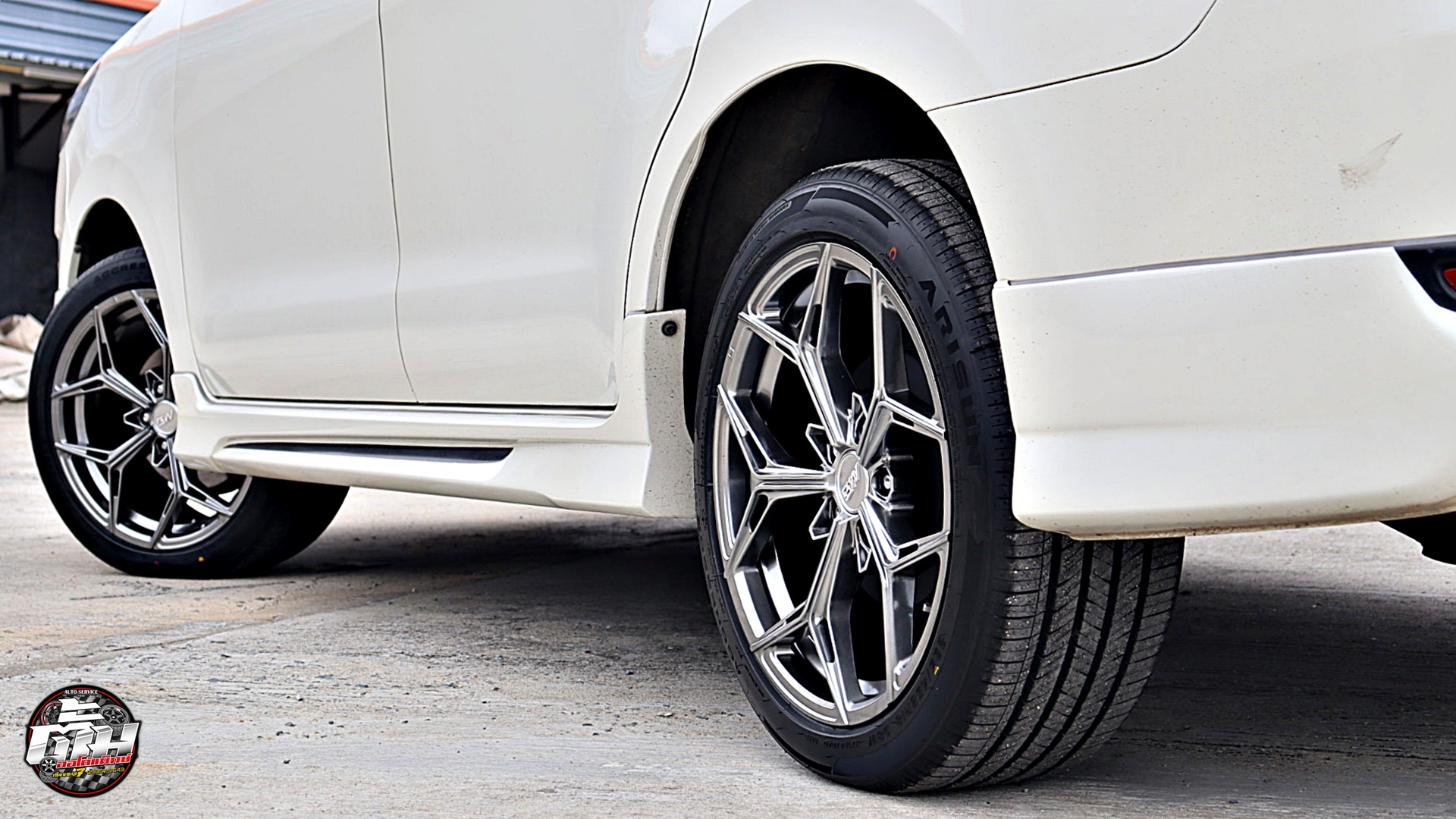 TOYOTA INNOVA เปลี่ยนล้อยาง ล้อ BW B175 ขอบ18นิ้ว ยาง ARISUN ZP01 235/45R18 98W