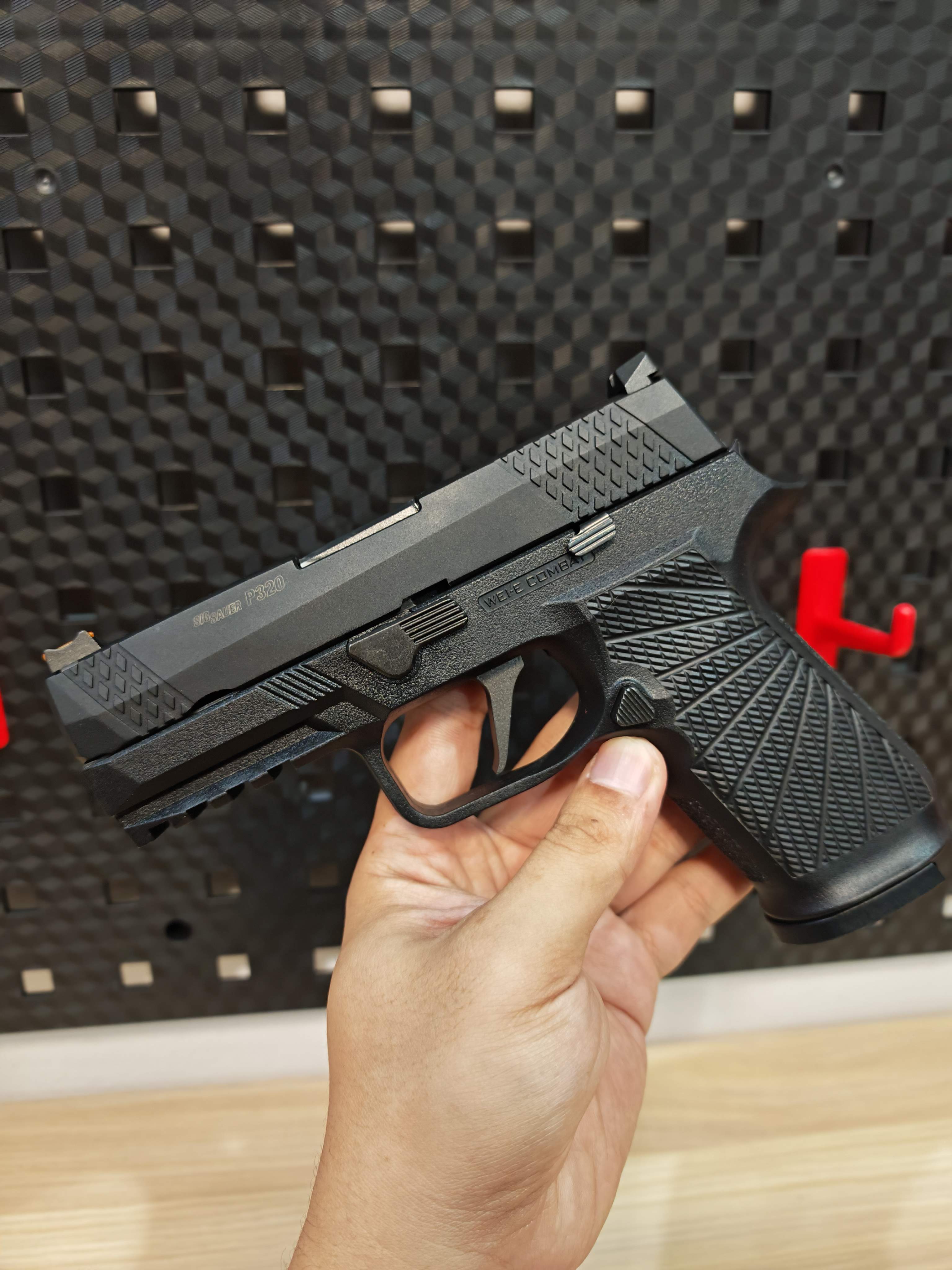 WE SIGSAUER P320 F18V2 Wilson Combat GBB BB Gun บีบีกัน แบบแก๊ส ปืนอัดลม มือสอง Airsoft Gun