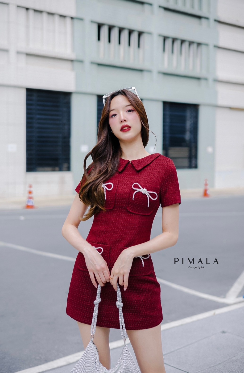 เดรสแขนสั้นสีแดงทรงน่ารัก