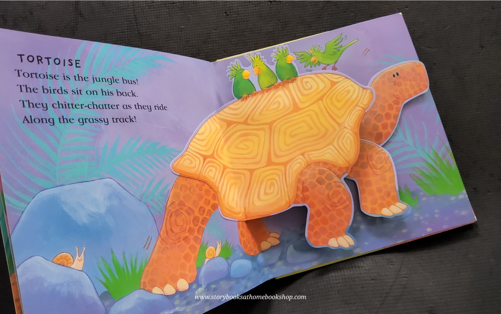 Pop-Up Book** ** หนังสือนิทานปกแข็ง** 🍅🍓AMAZING POP-UP FUN:THE VERY MESSY MONKEY