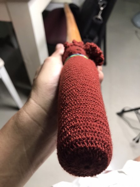 ไม้เท้าหลวงปู่ครูบาชัยยะวงศา วัดพระพุทธบาทห้วยต้ม จารตลอดด้าม ด้ามนี้ได้มาจากคุณลุงพิษณุฯ ชาวกะเหรี่ยงชาวห้วยต้ม คุณลุงได้มาเมื่อตอนอยู่ที่กุฏิกับหลวงปู่ จำปีไม่ได้ ผมได้เช่าวัตถุมงคลหลายอย่างมาจากคุณลุง